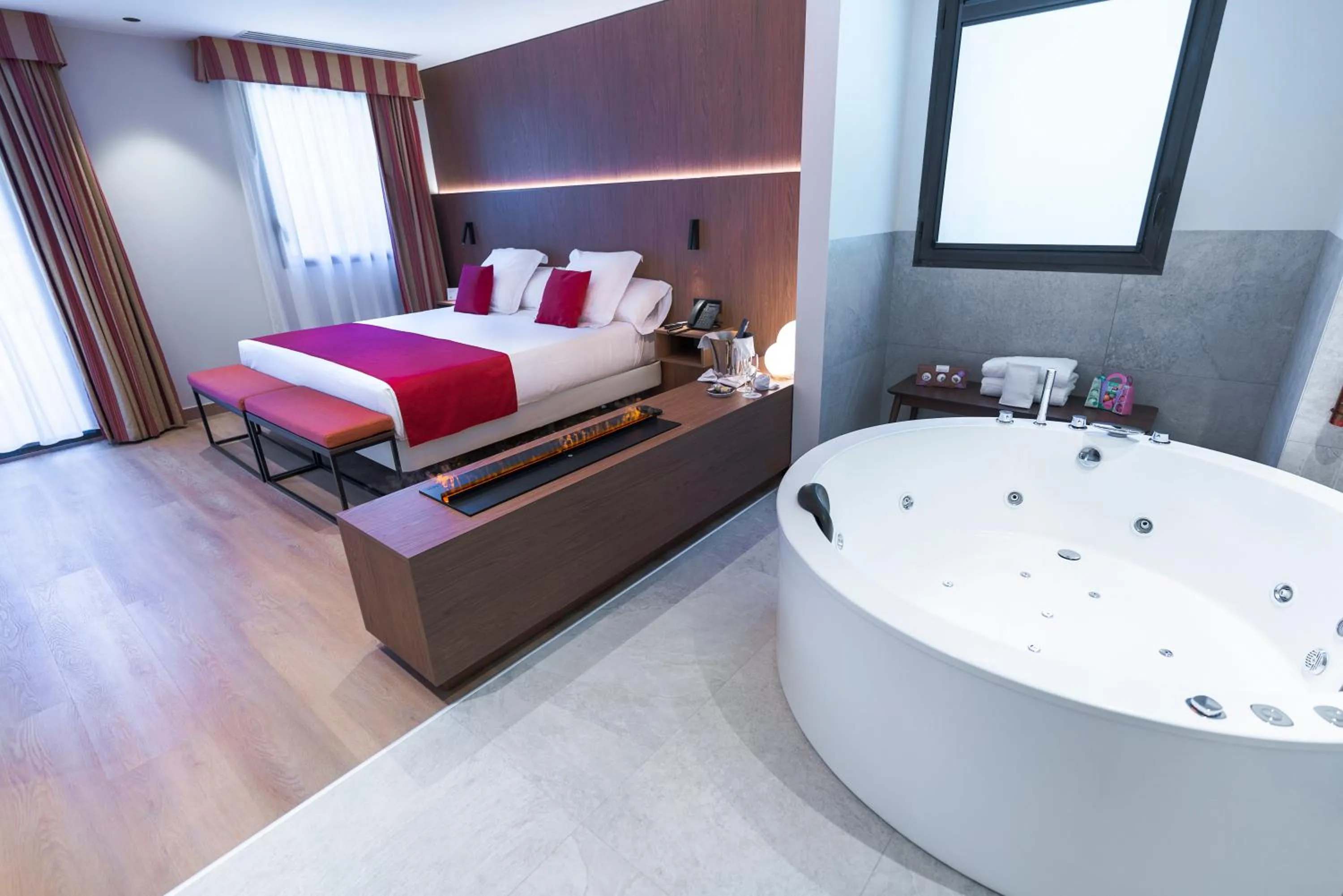 Hot Tub, Bed in Hotel Spa Termes Carlemany