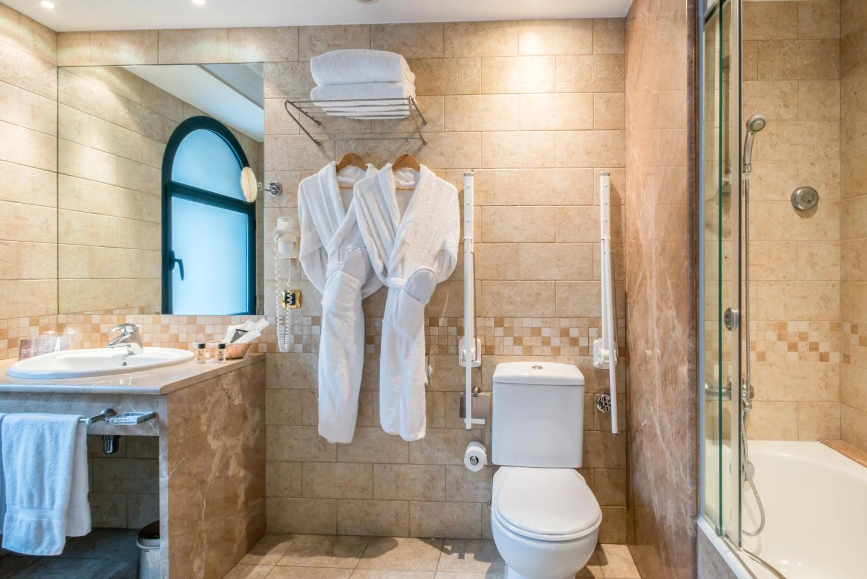 Toilet in Hotel Spa Termes Carlemany