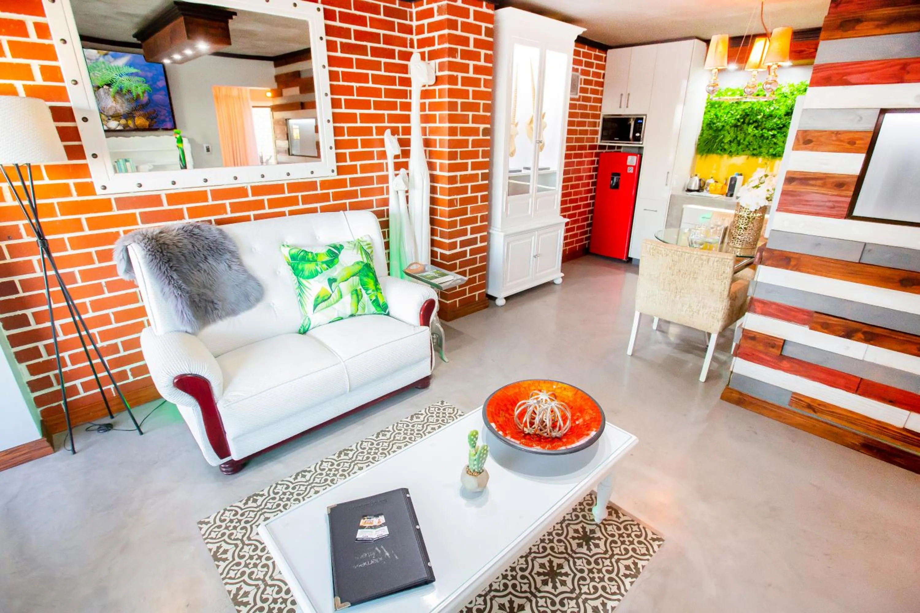 Living room in Wilderness Waters Boutique Suites - Adults Only