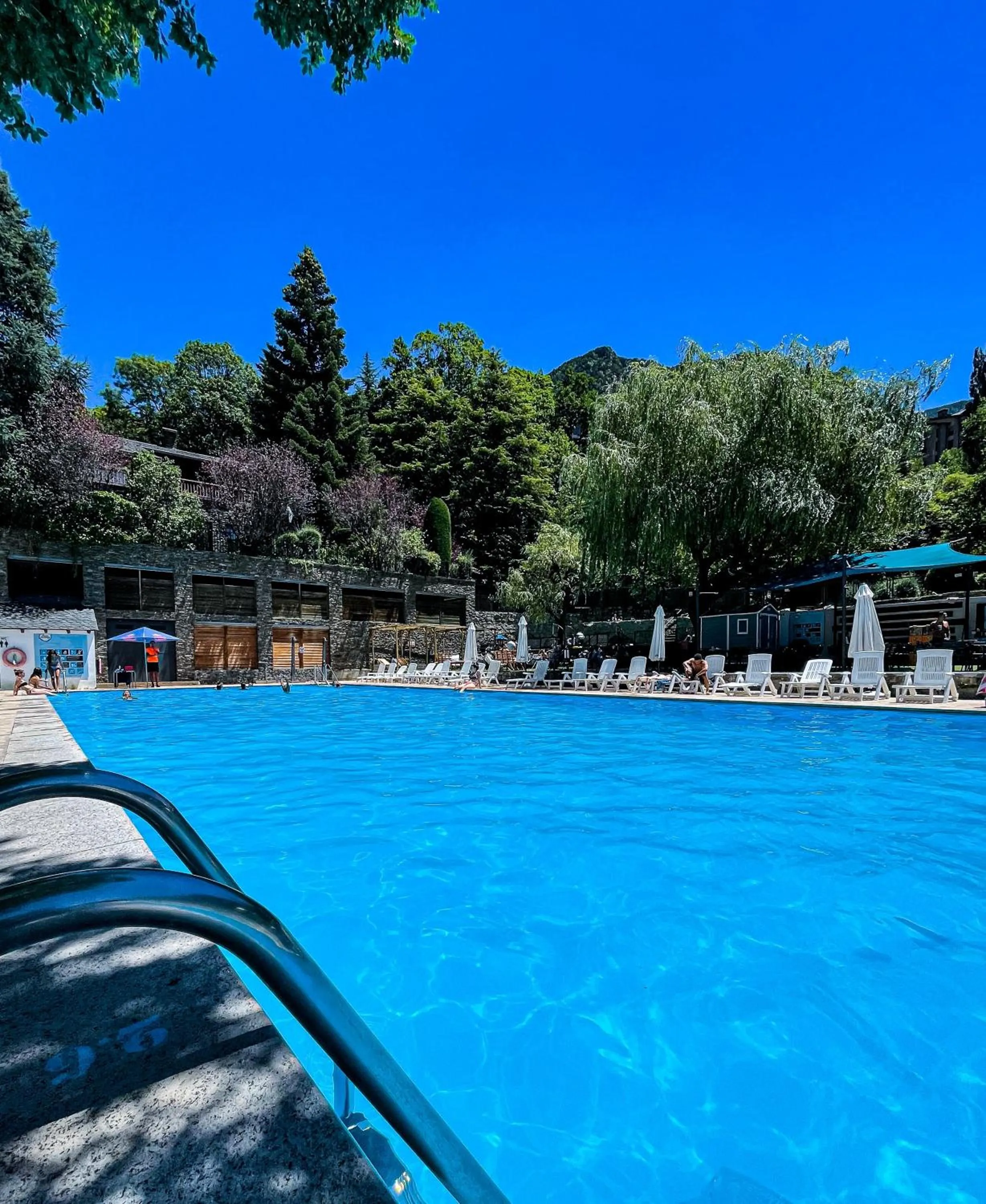Swimming pool in Hotel & Aparthotel Cosmos
