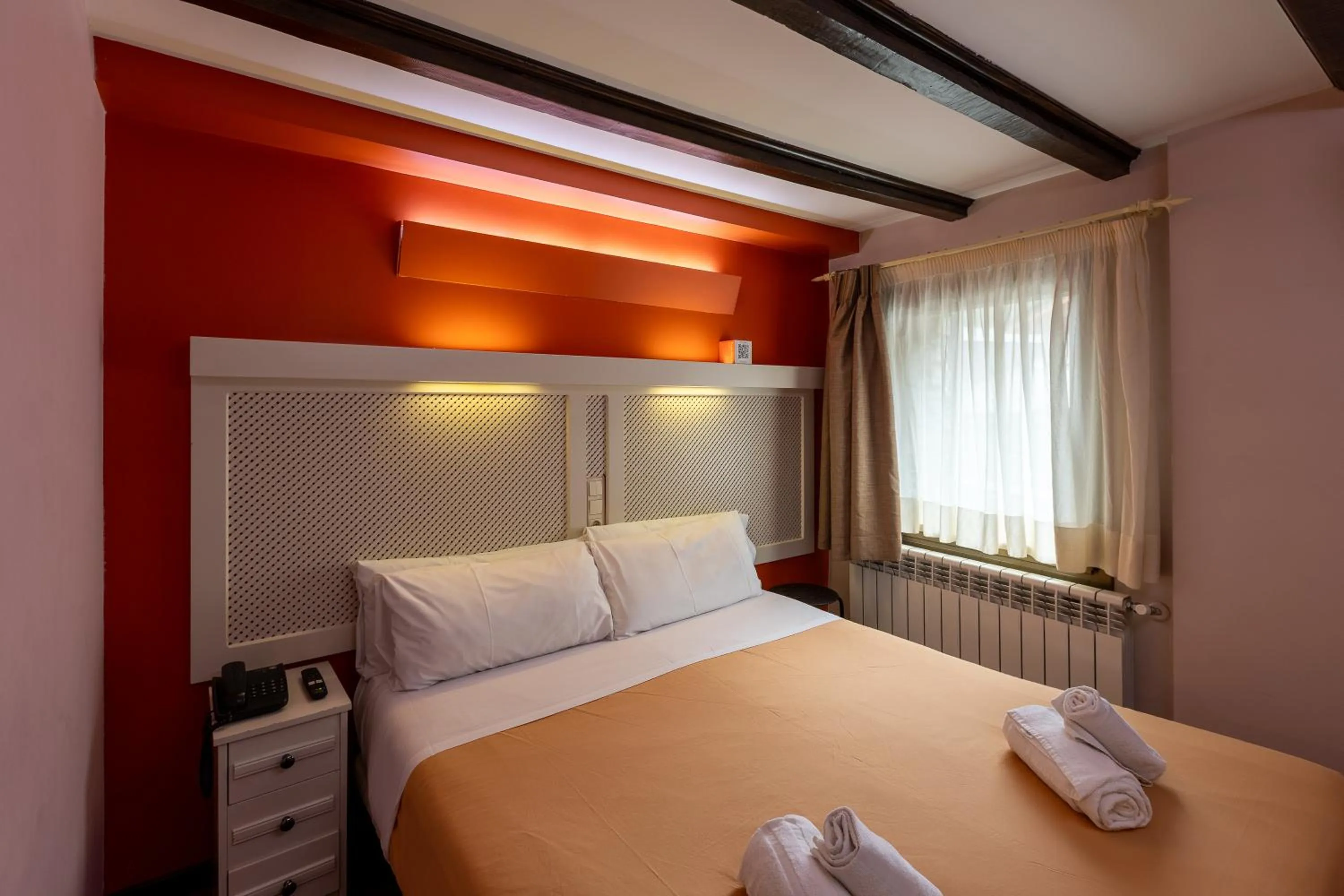 Photo of the whole room, Bed in Hotel Micolau