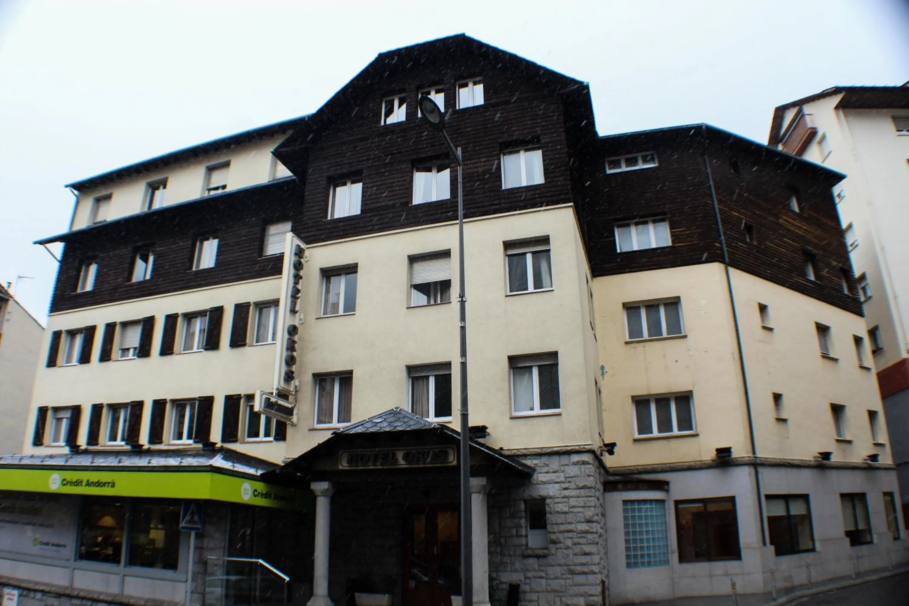 Facade/entrance in Evenia Oros