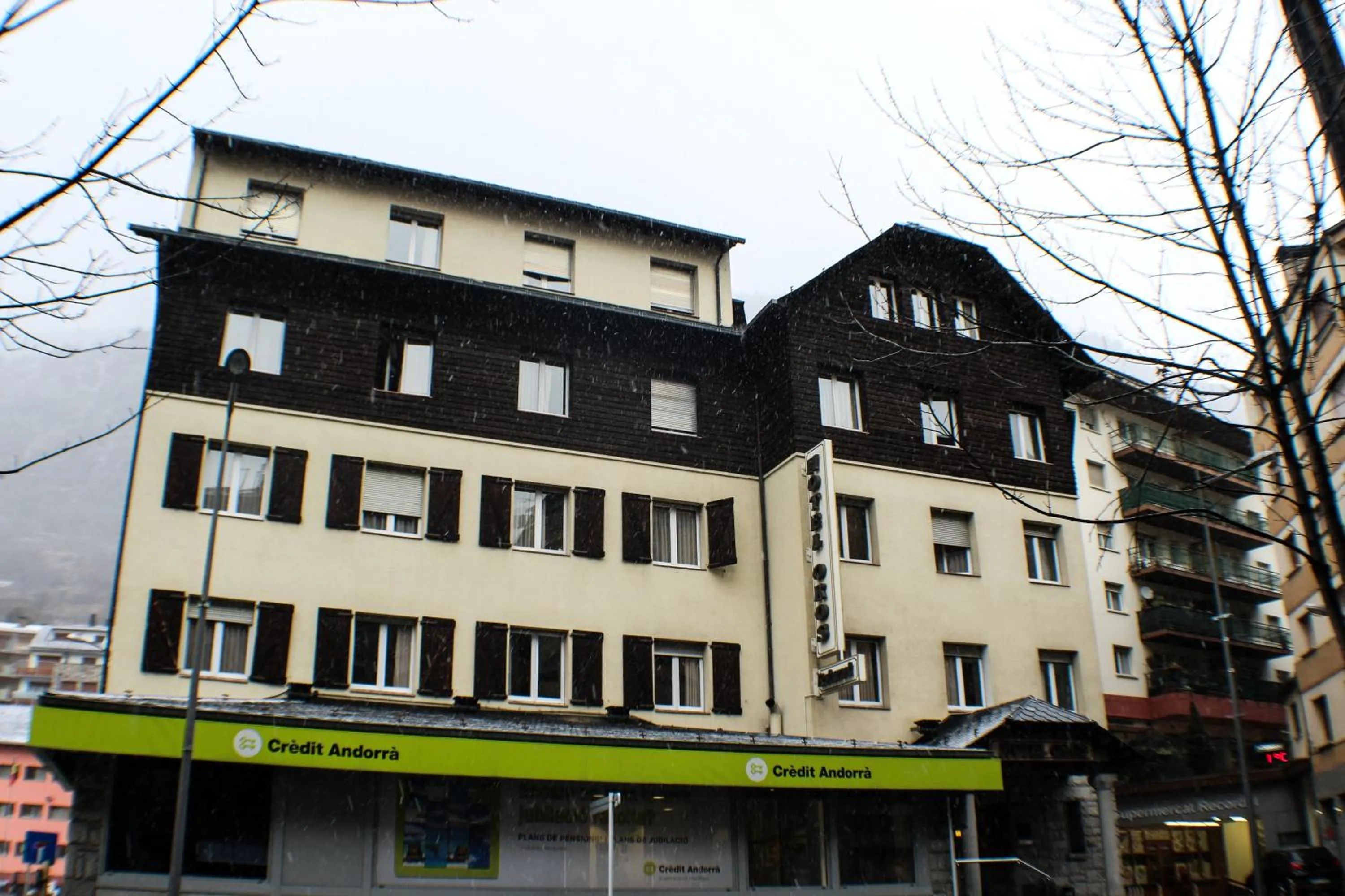 Facade/entrance in Evenia Oros