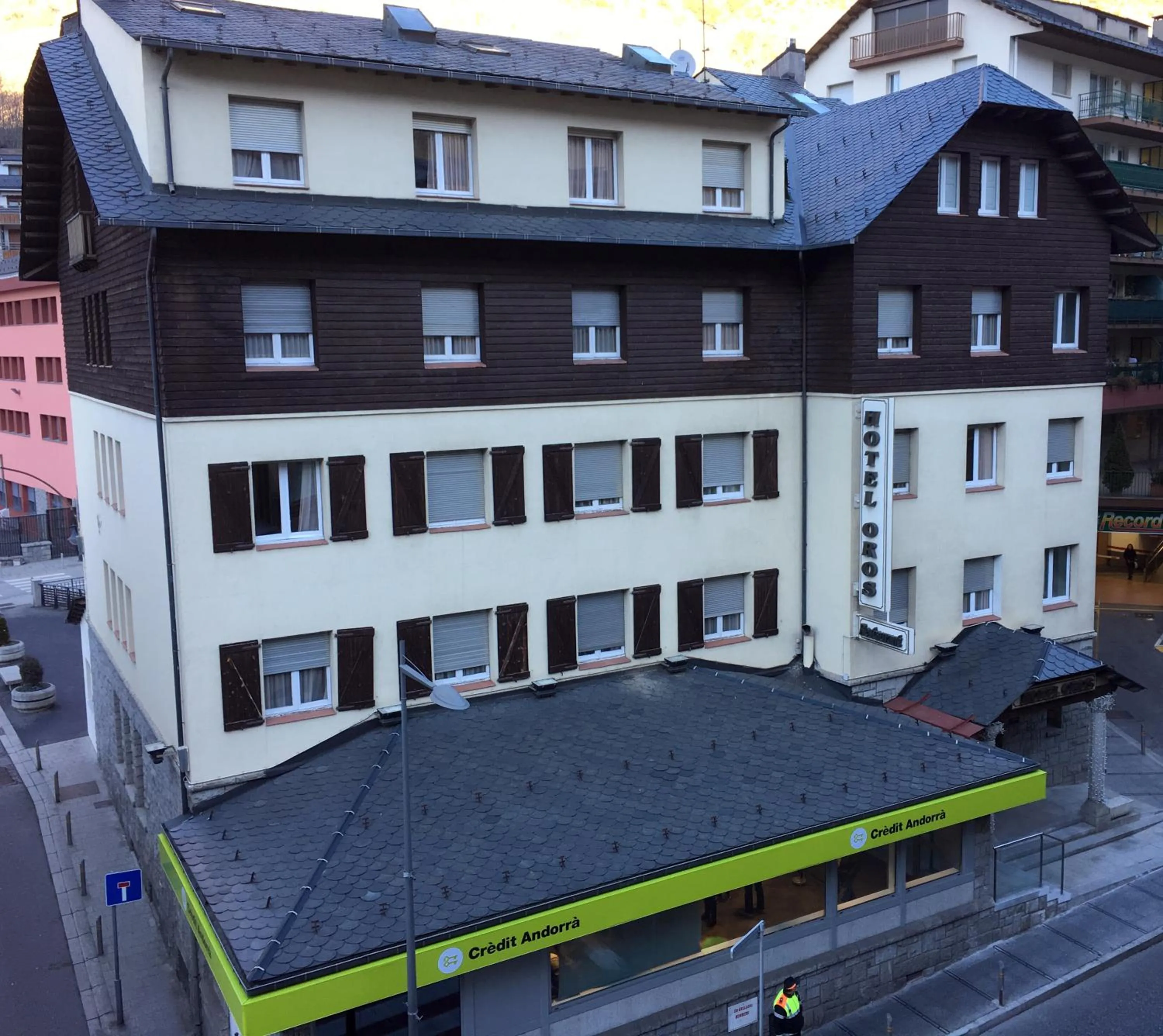 Property building in Evenia Oros