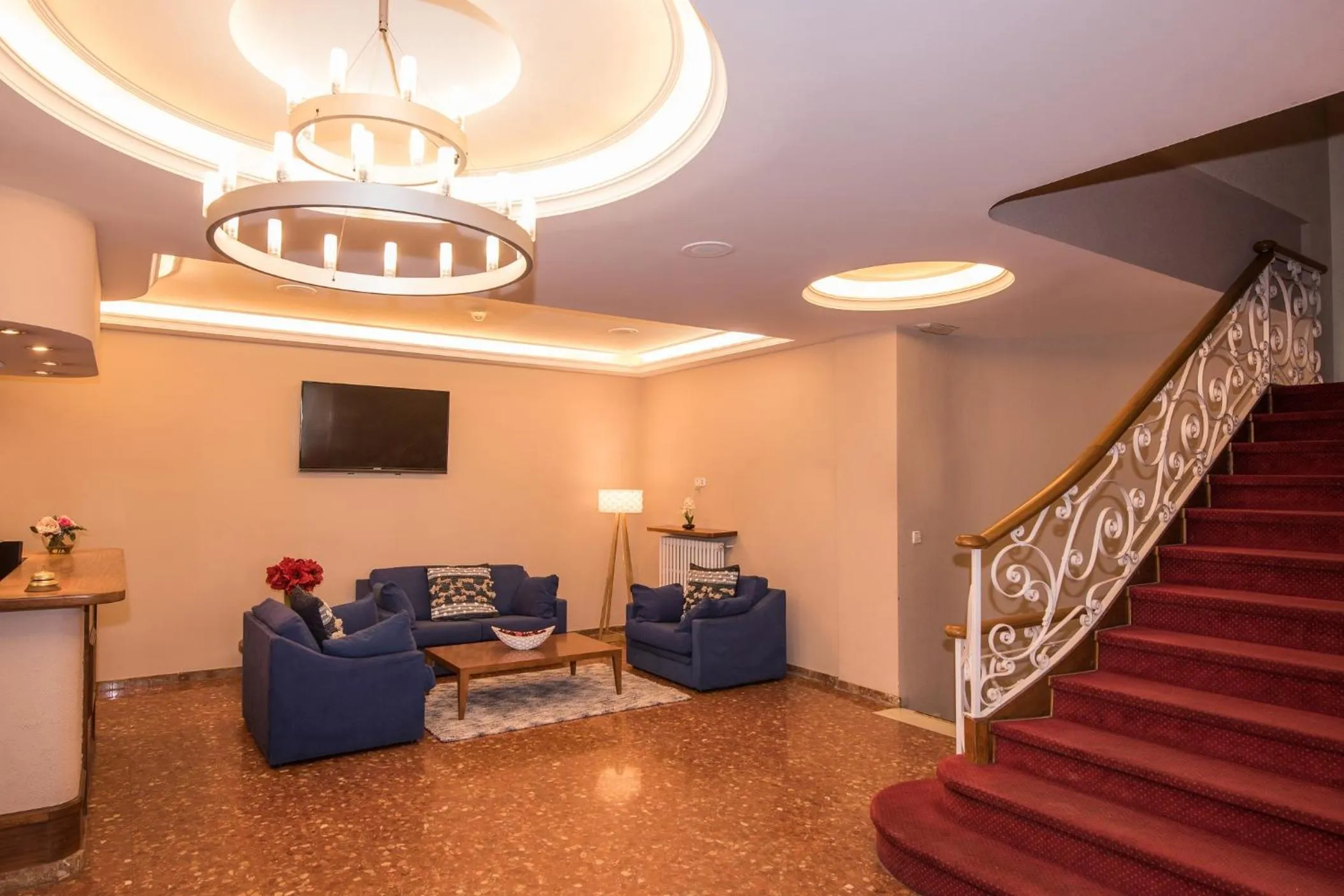 Communal lounge/ TV room in Evenia Oros