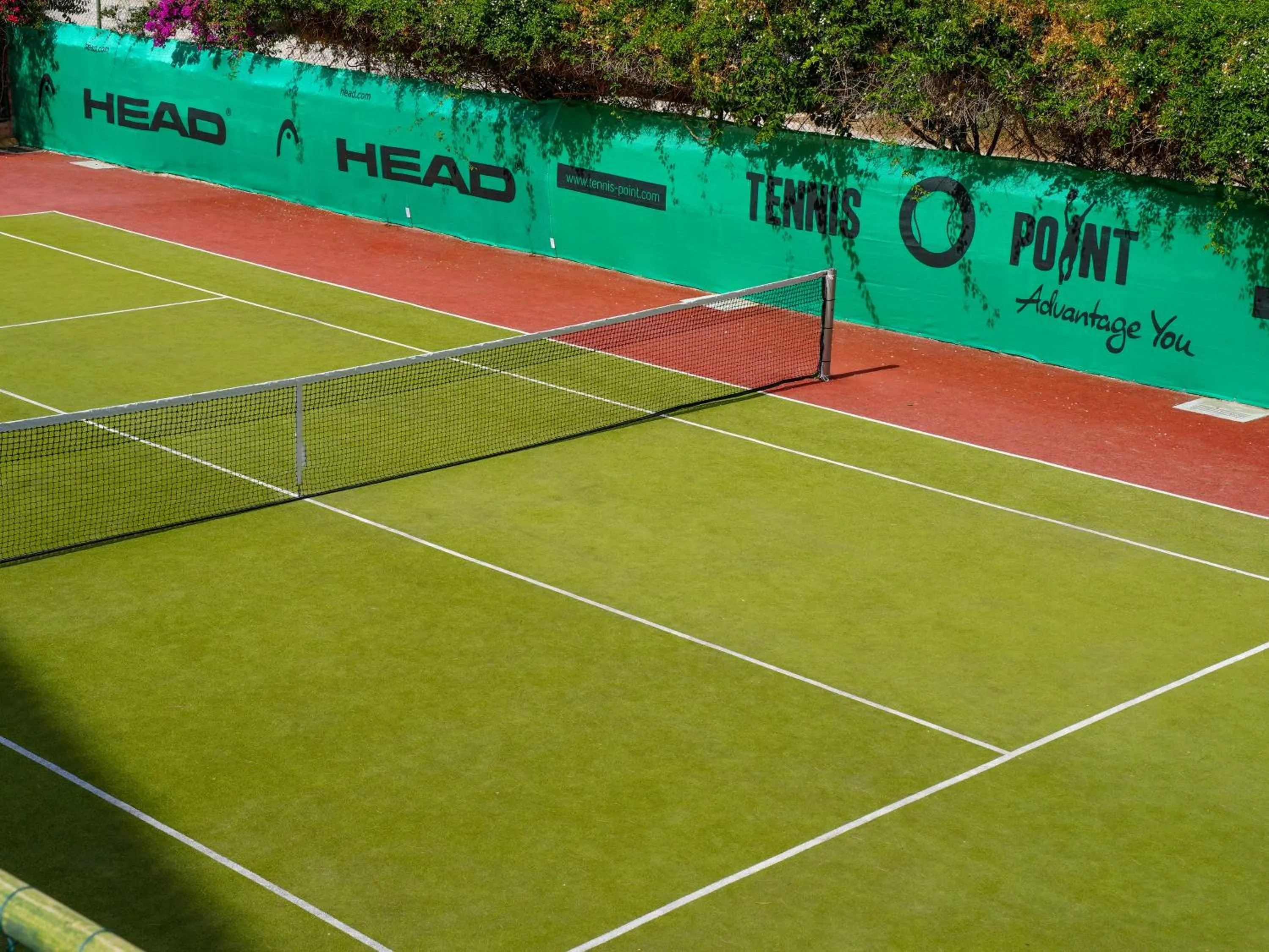 Tennis court in Thalassa Boutique Hotel & Spa