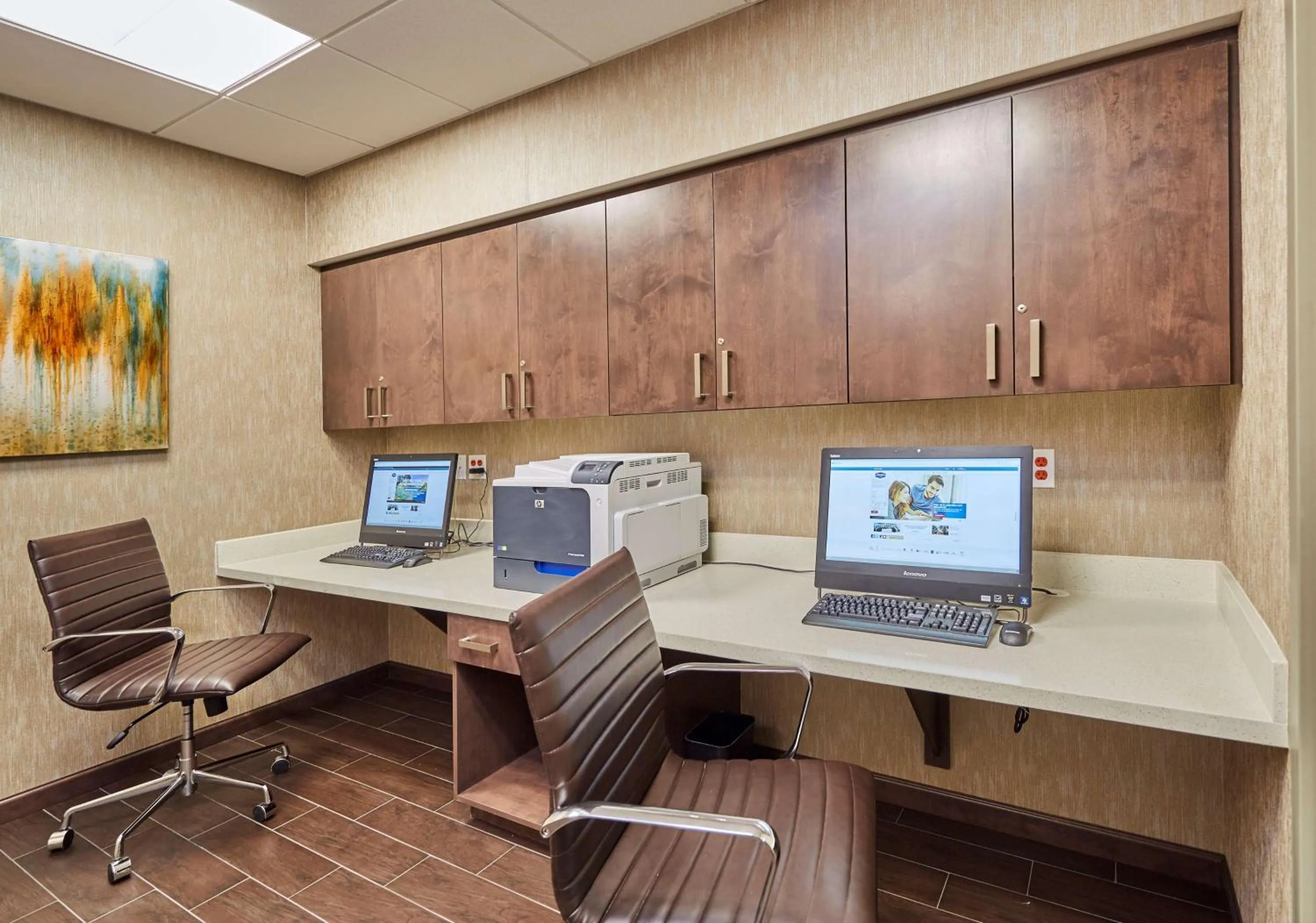 Business facilities in Hampton Inn & Suites Hood River
