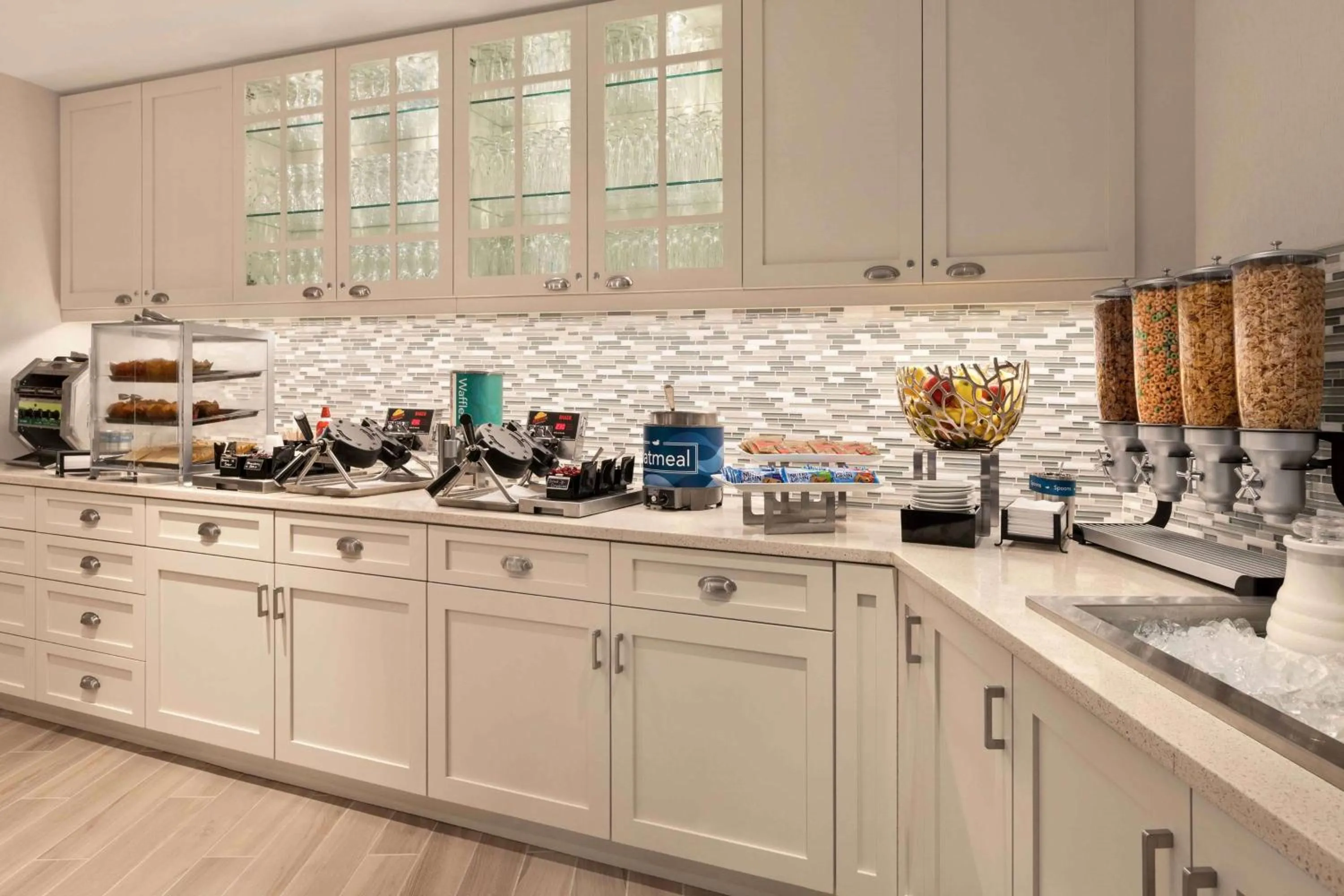 Breakfast in Homewood Suites by Hilton Washington DC Convention Center