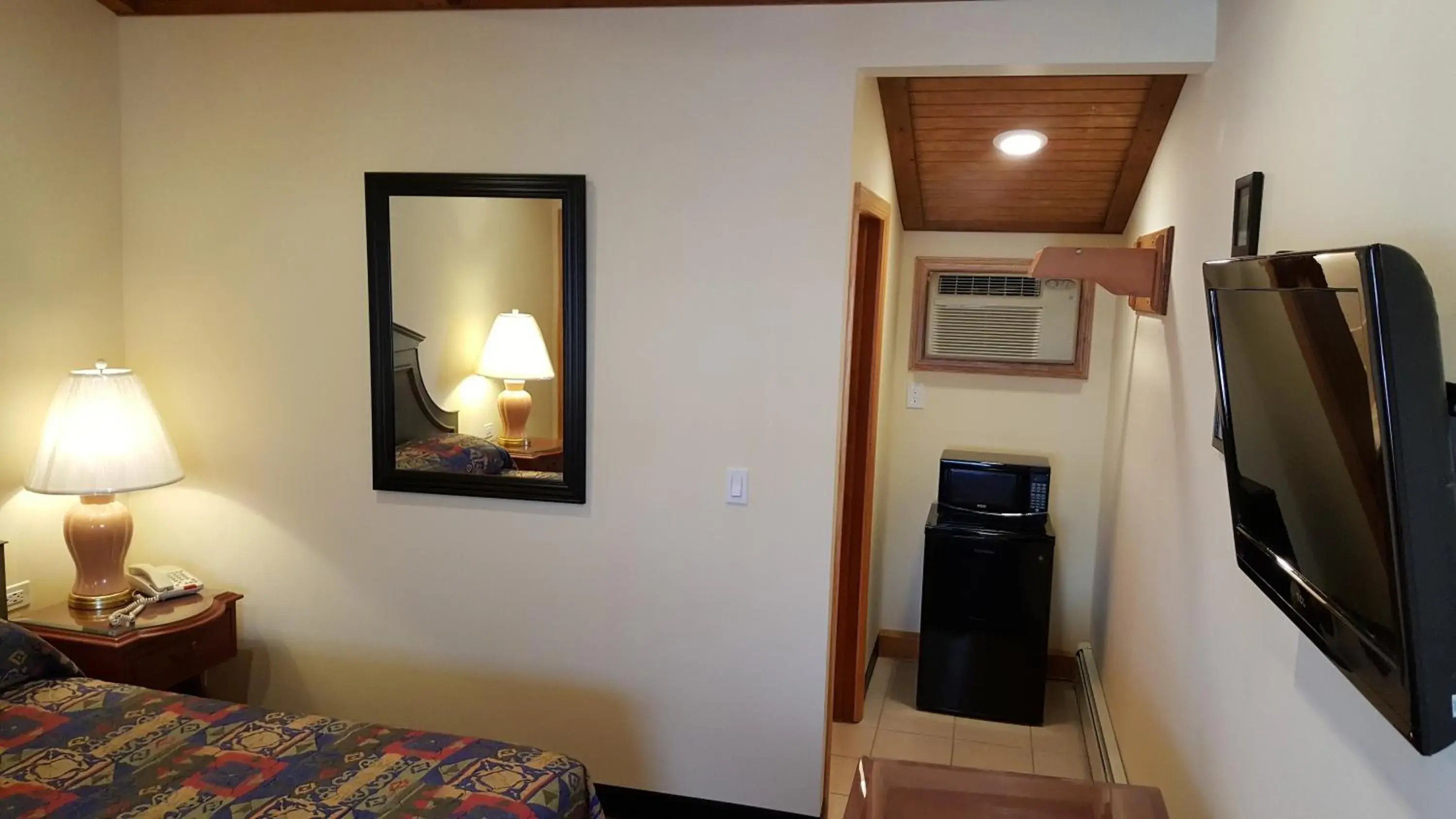 King Room in Atlantic Motel King Room in Atlantic Motel