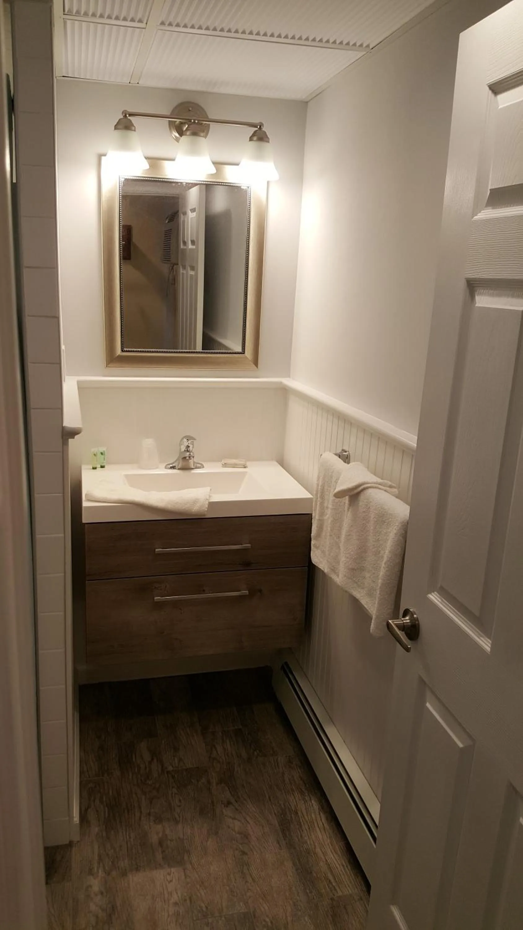 Bathroom in Atlantic Motel