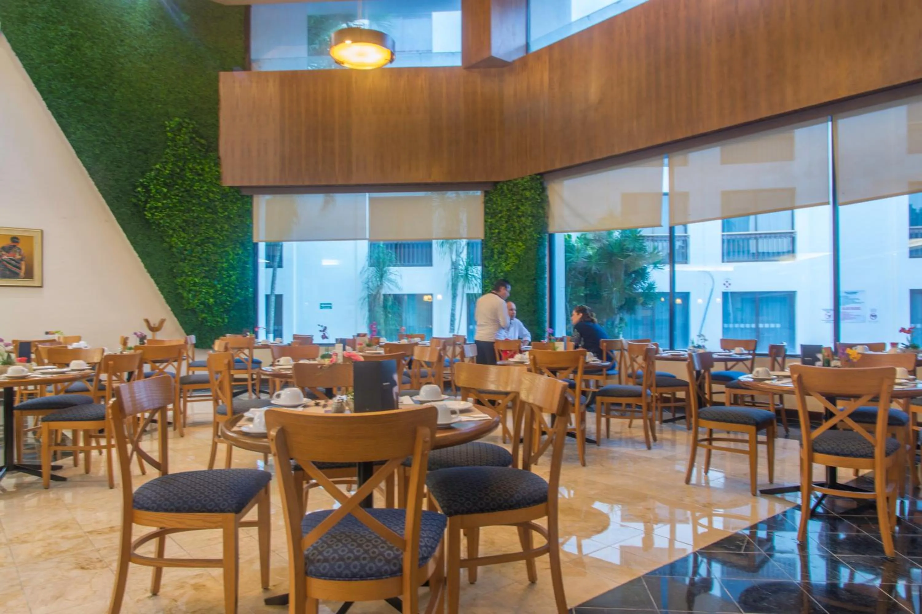 Restaurant/places to eat in Continental Caribe Bay