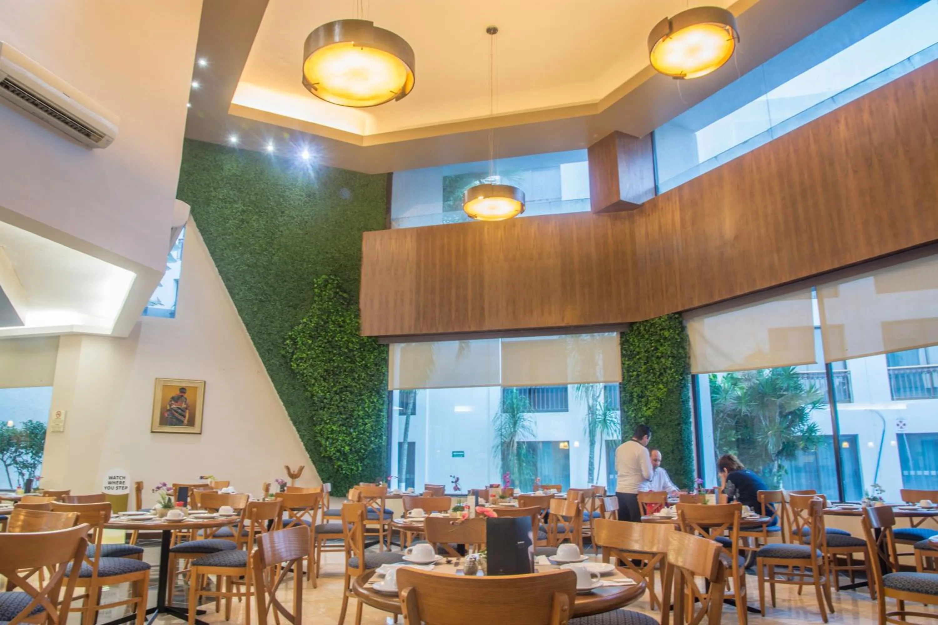 Restaurant/places to eat in Continental Caribe Bay