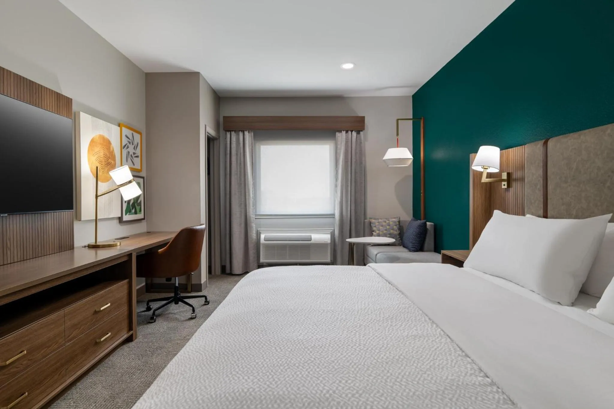 Photo of the whole room, Bed in Holiday Inn Galveston Island by IHG