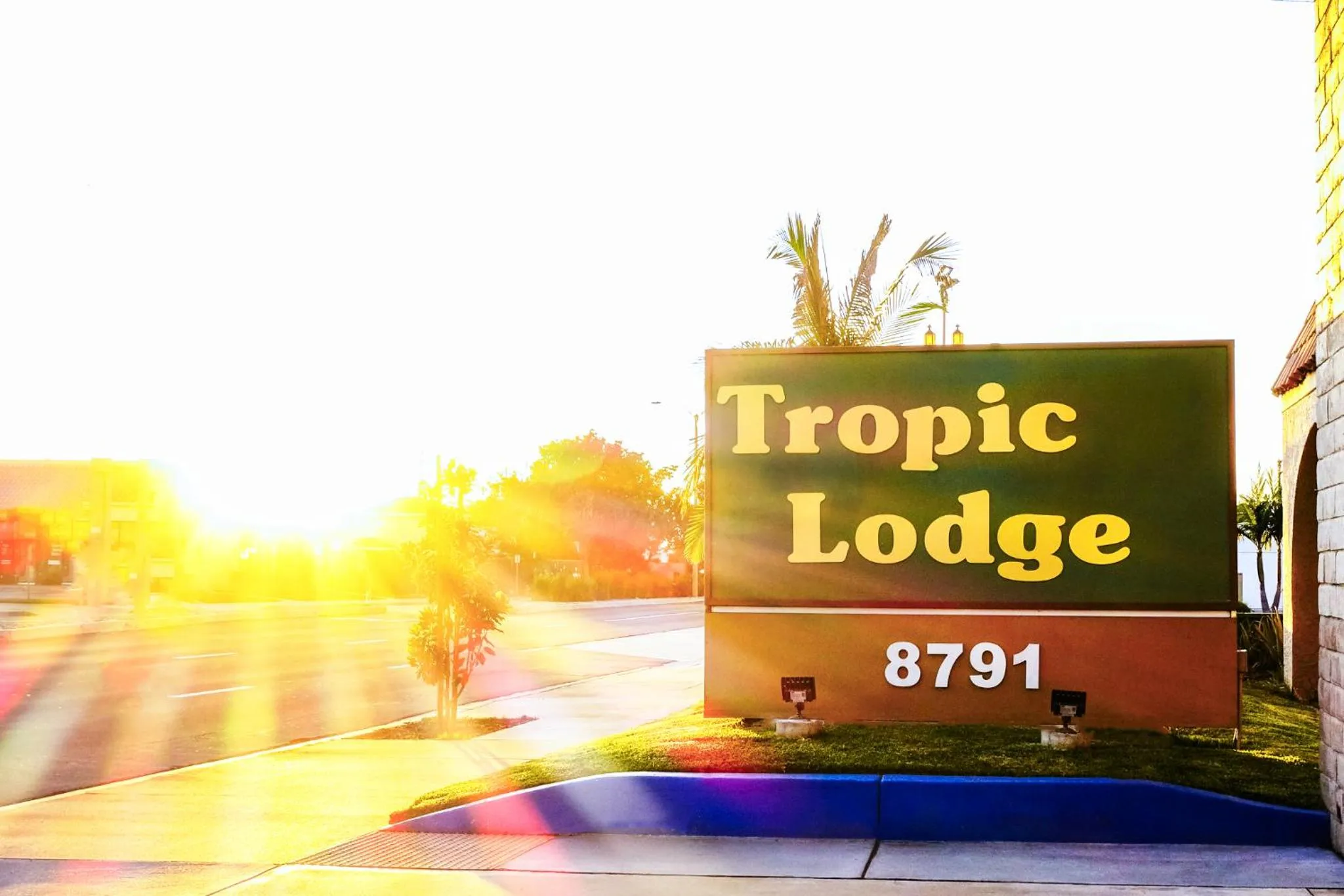 Property building in Tropic Lodge