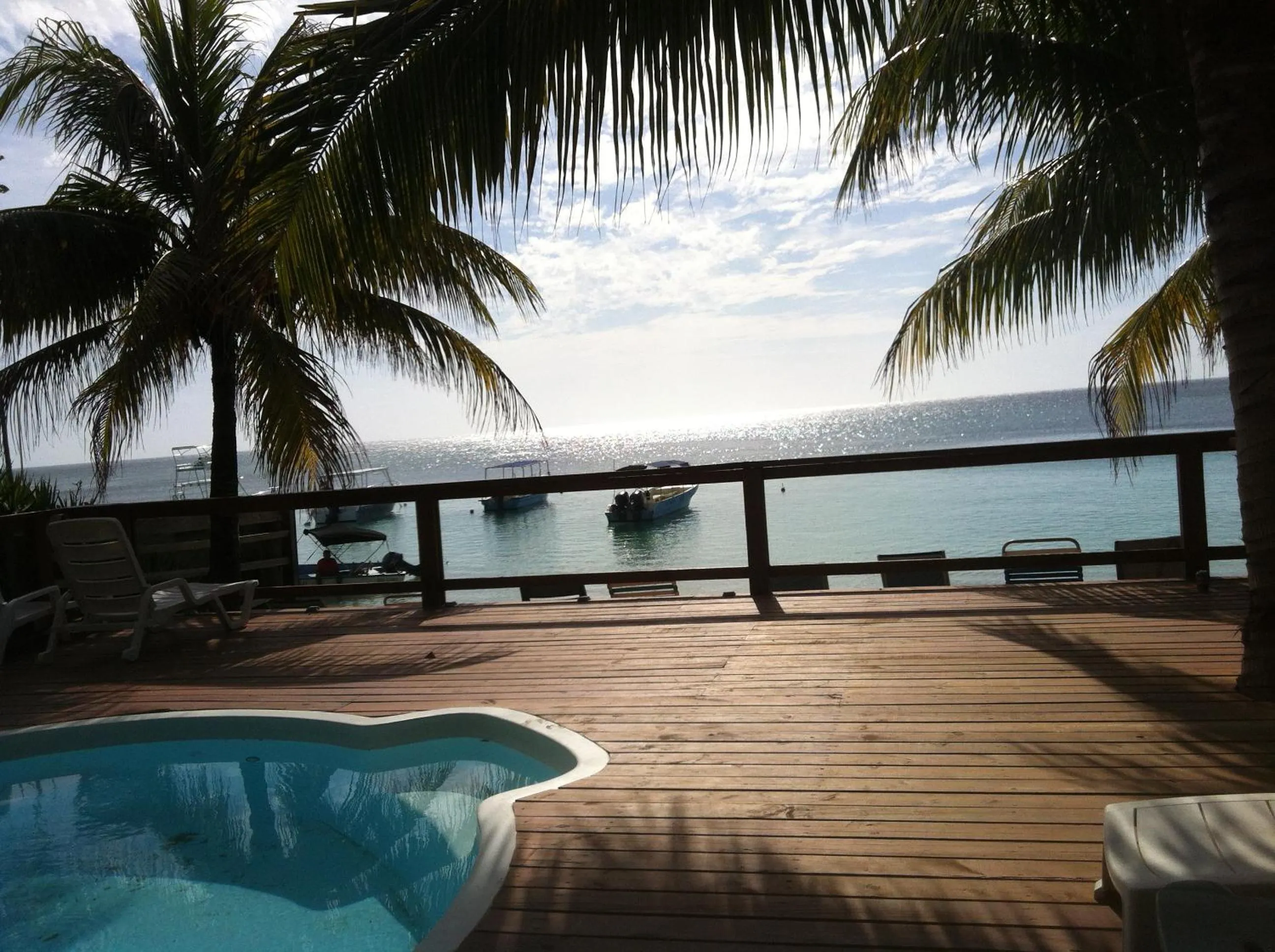 Swimming pool in Coconut Tree West Bay