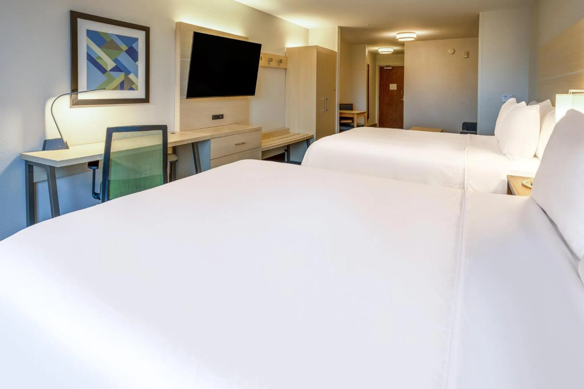 Photo of the whole room, Bed in Holiday Inn Express Hotel & Suites Salisbury - Delmar by IHG