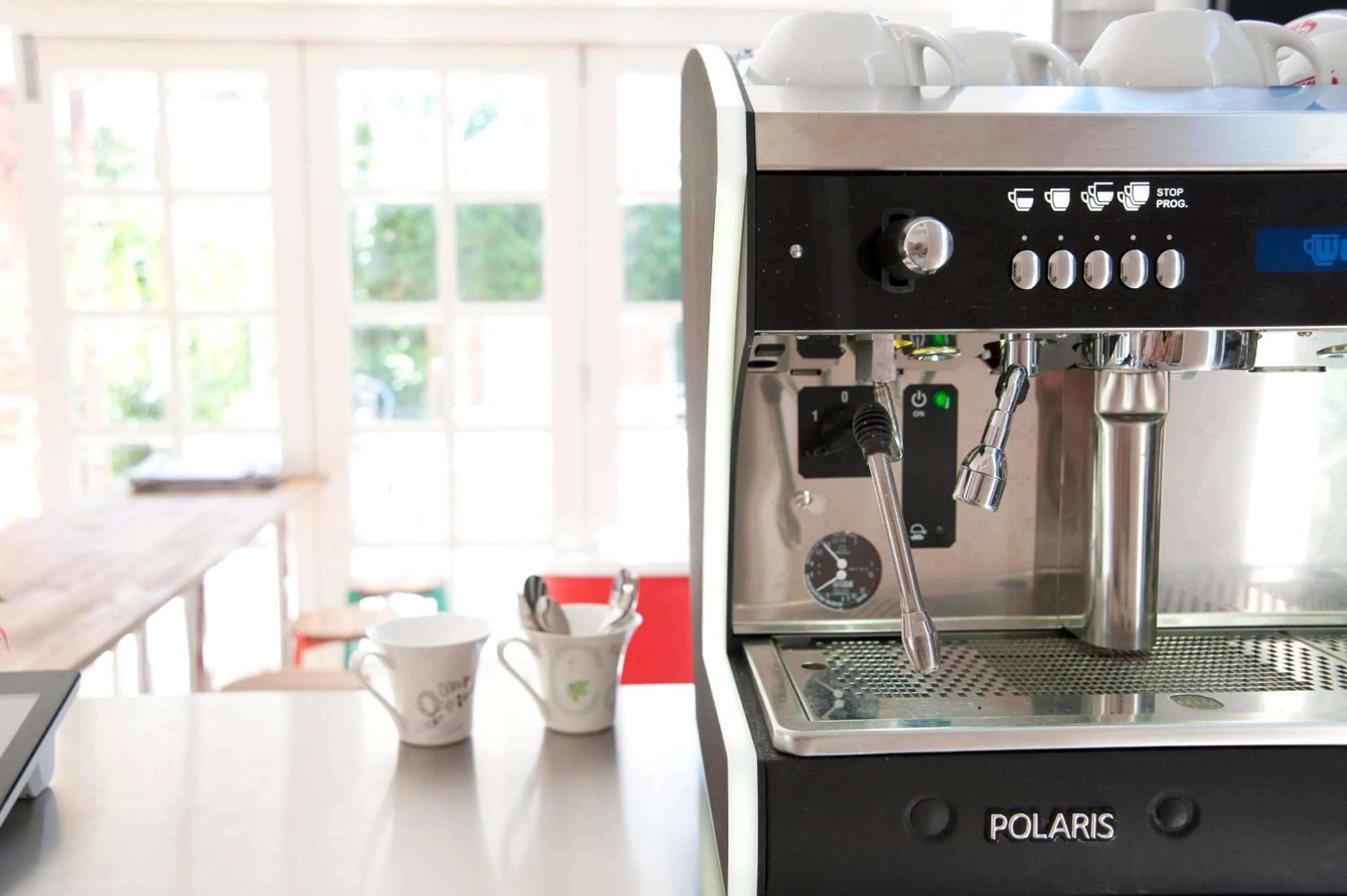 Coffee/tea facilities in Lowena Cafe and Accommodation