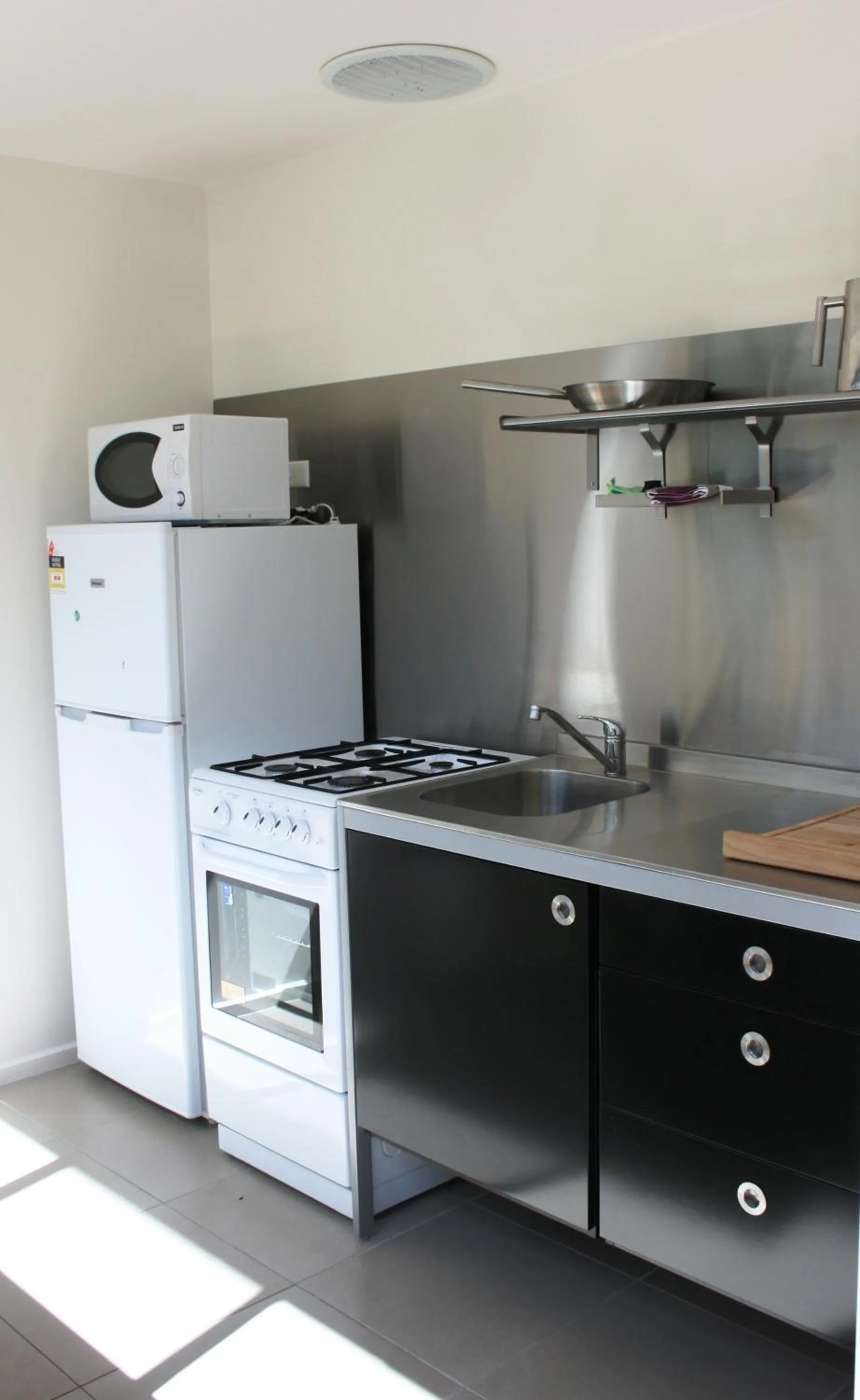 Kitchen or kitchenette in Craggy Peaks Wilderness Cabins