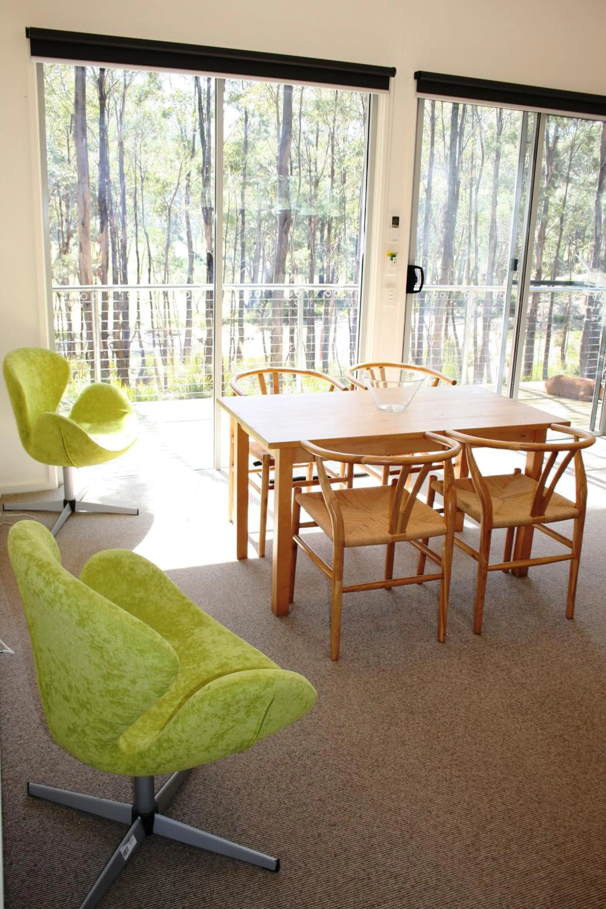 Dining area in Craggy Peaks Wilderness Cabins