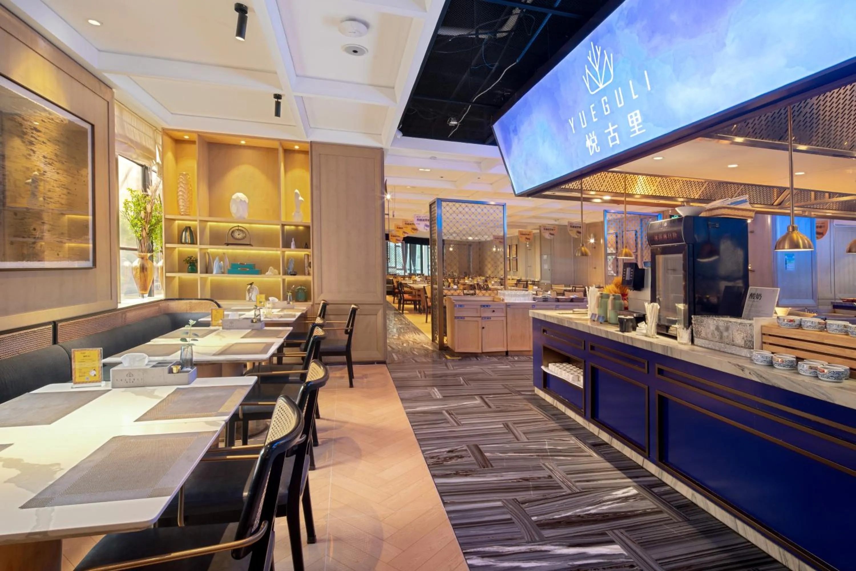 Breakfast in The Pury Hotel