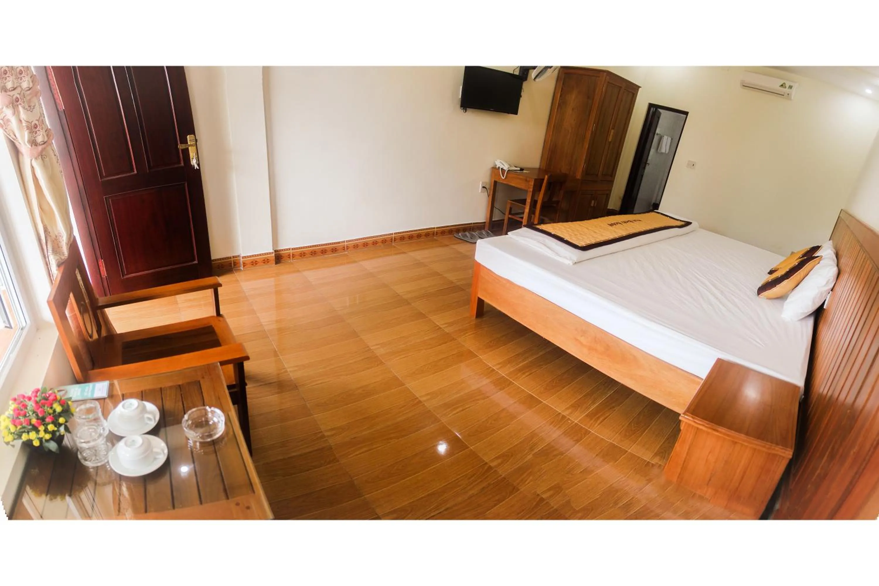Photo of the whole room, Bed in Hoa Binh Hotel