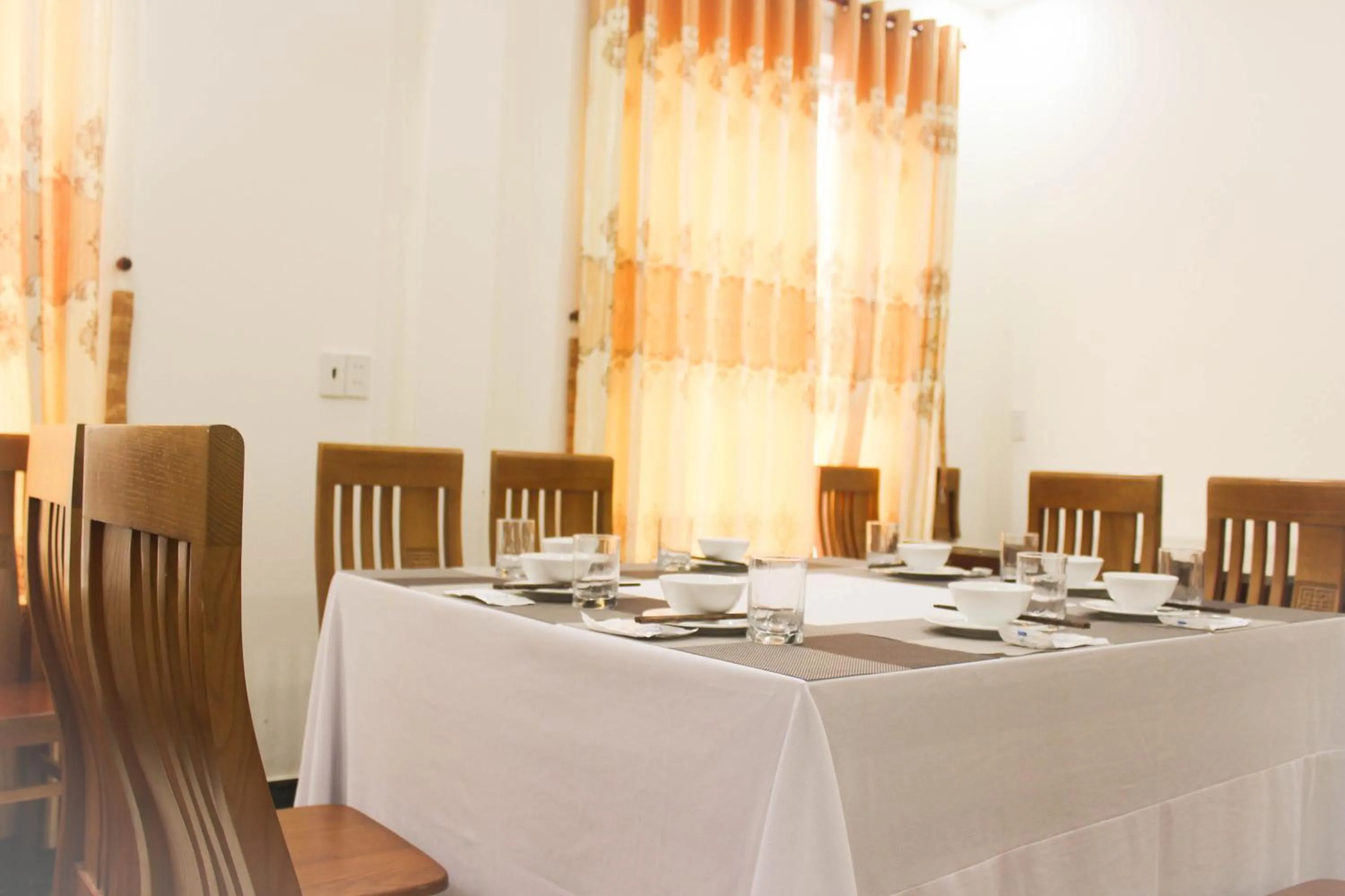 Restaurant/places to eat in Hoa Binh Hotel