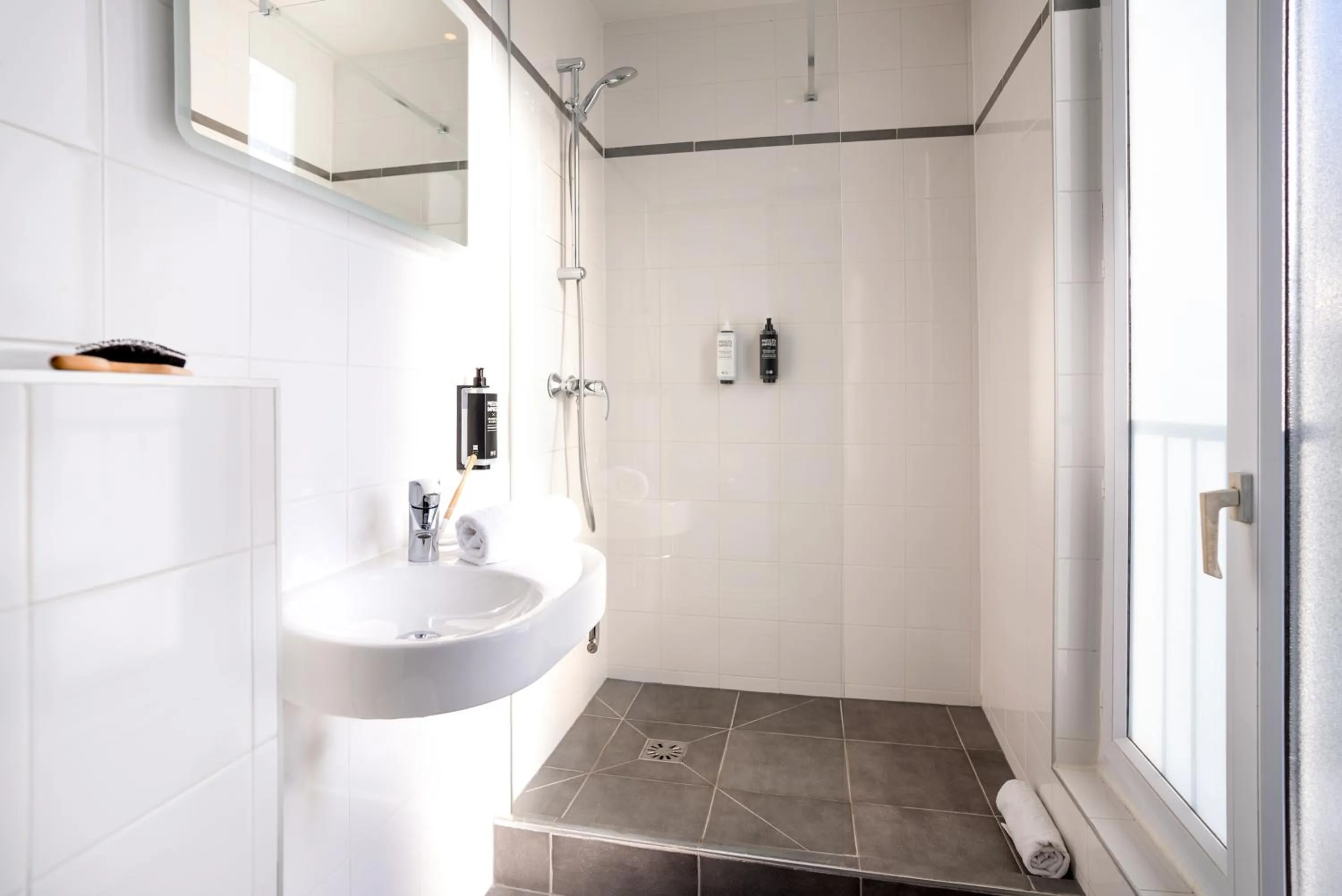 Bathroom in ibis styles Paris Montmartre Batignolles