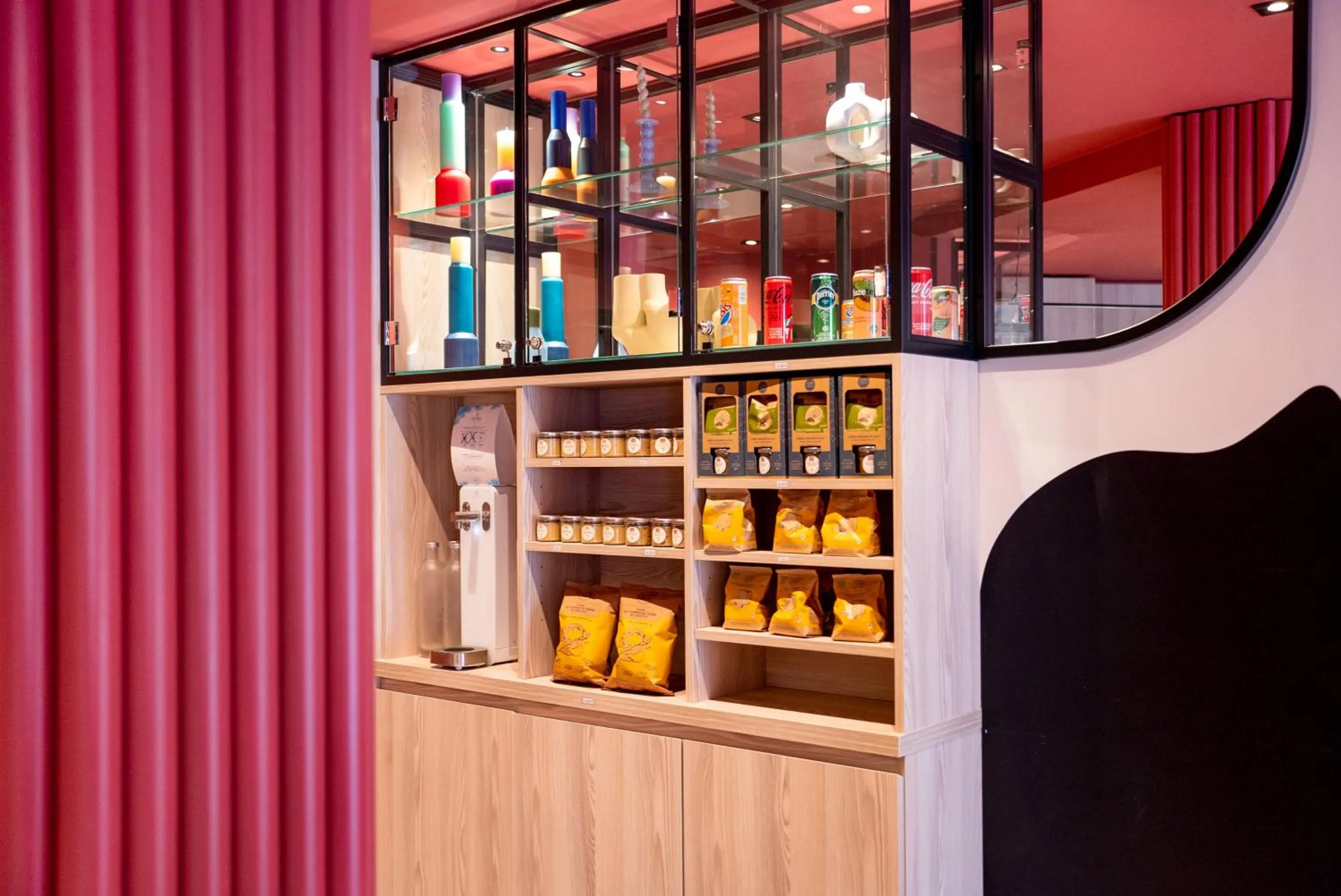 Breakfast in ibis styles Paris Montmartre Batignolles