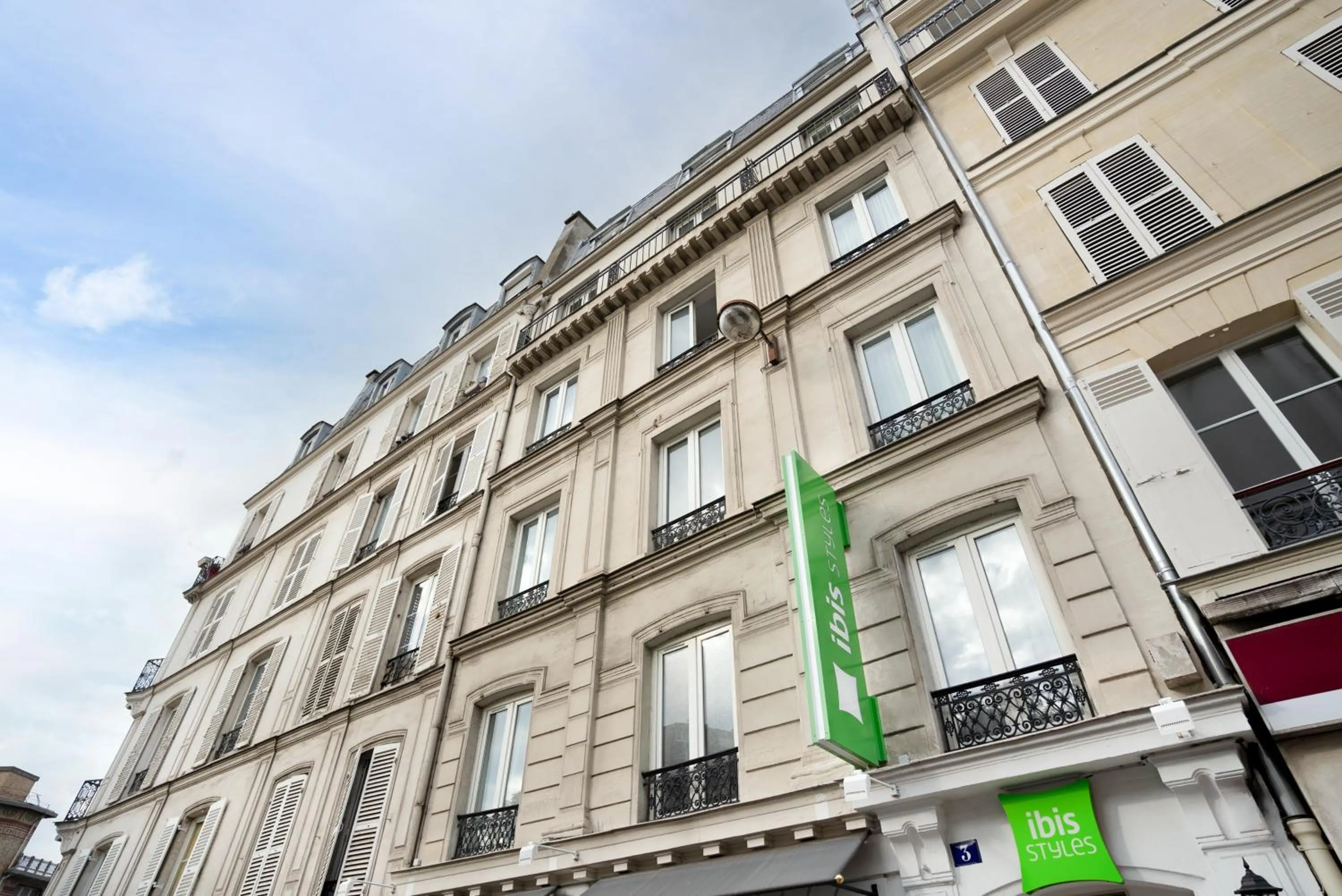 Property building in ibis styles Paris Montmartre Batignolles