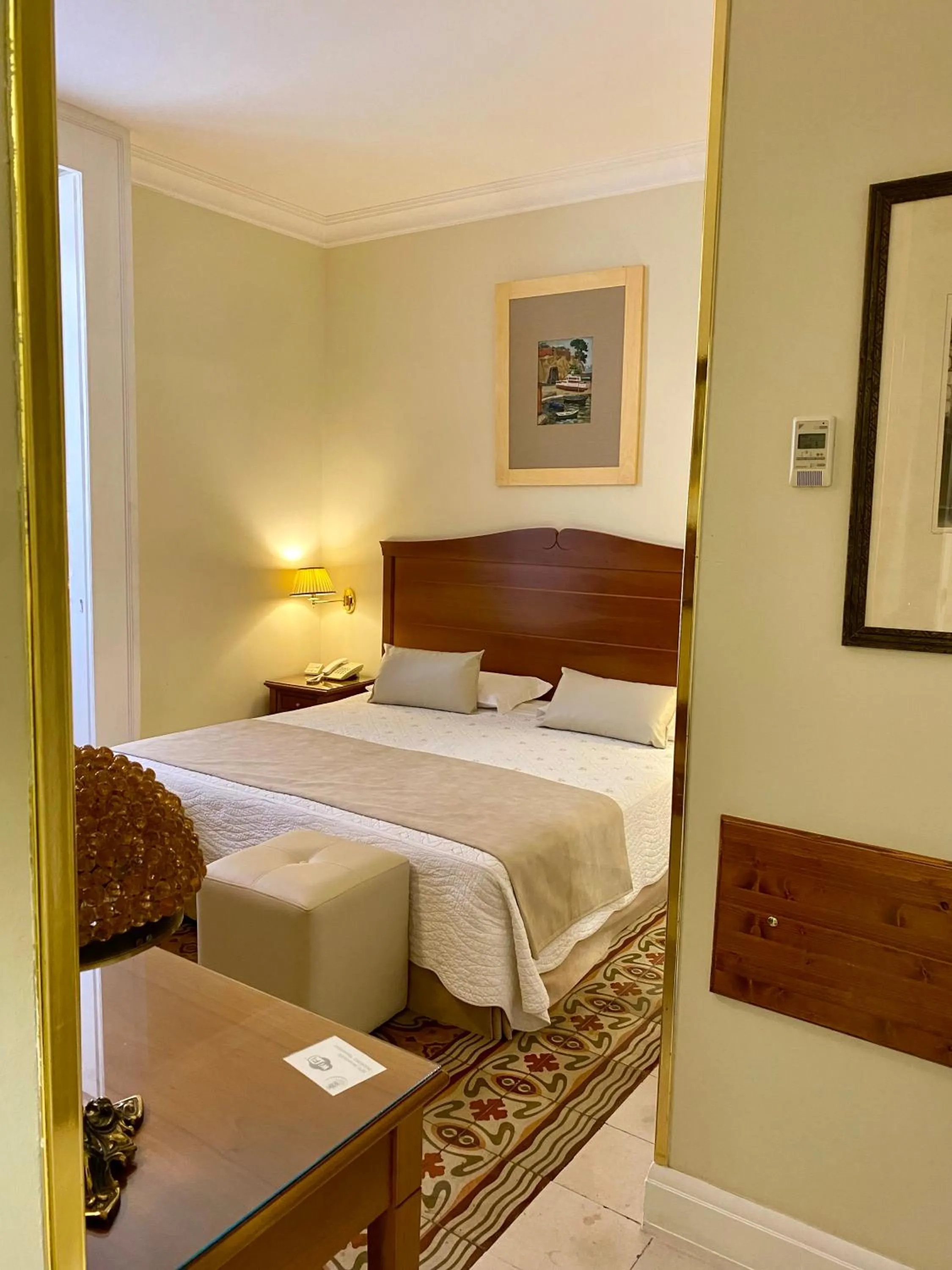 Bed in Hotel Akropolis - Museum Hotel