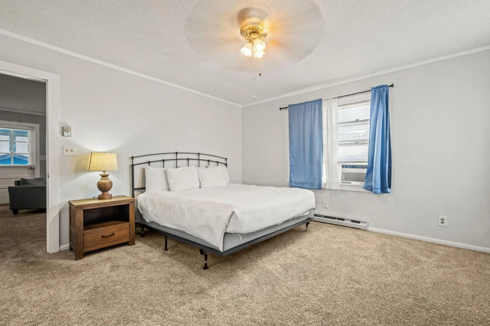 Bedroom, Bed in Oceanside Court by KEES Vacations