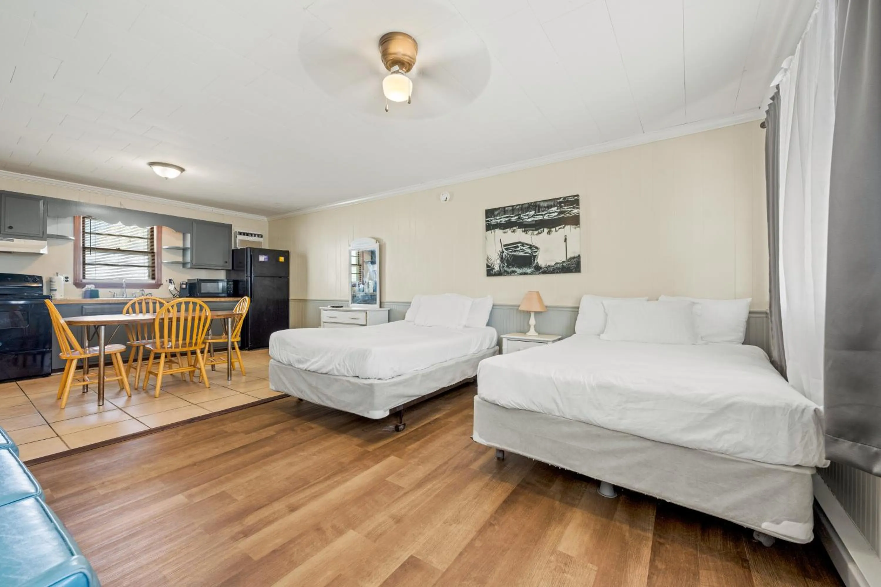 Bedroom, Bed in Oceanside Court by KEES Vacations