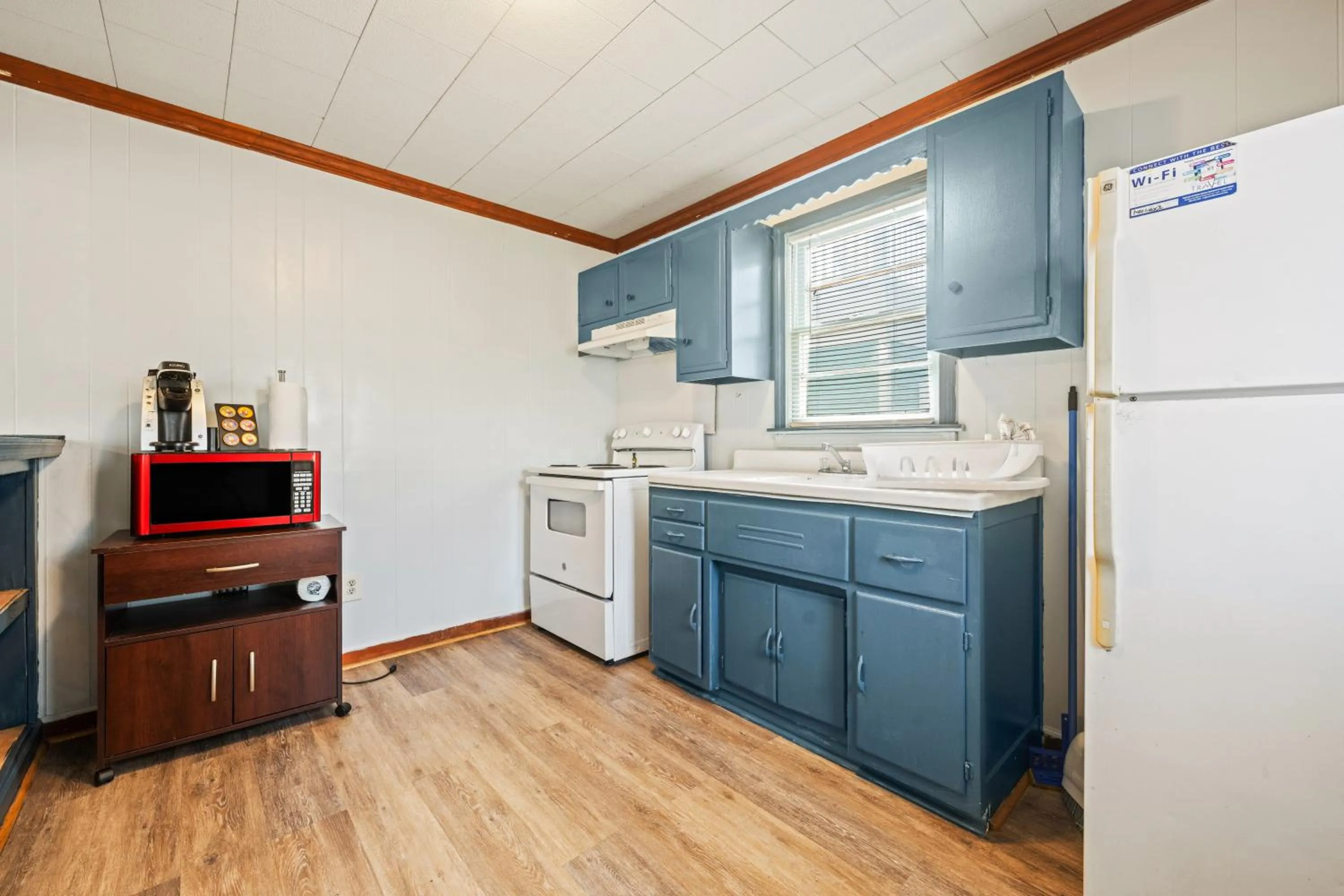 Kitchen or kitchenette in Oceanside Court by KEES Vacations