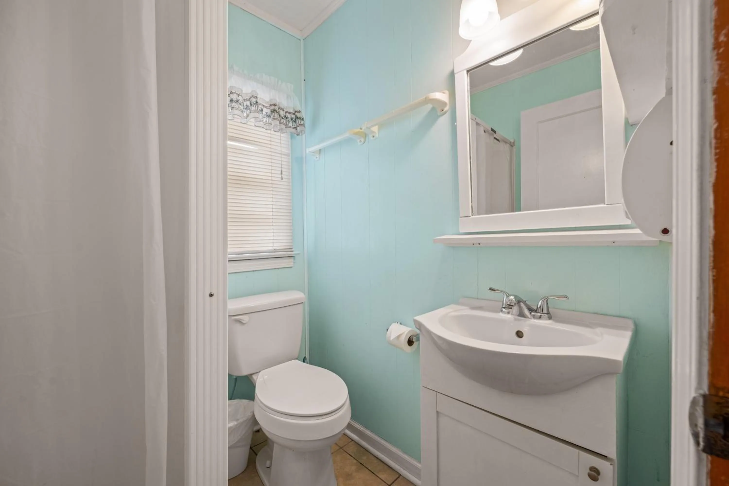 Shower in Oceanside Court by KEES Vacations