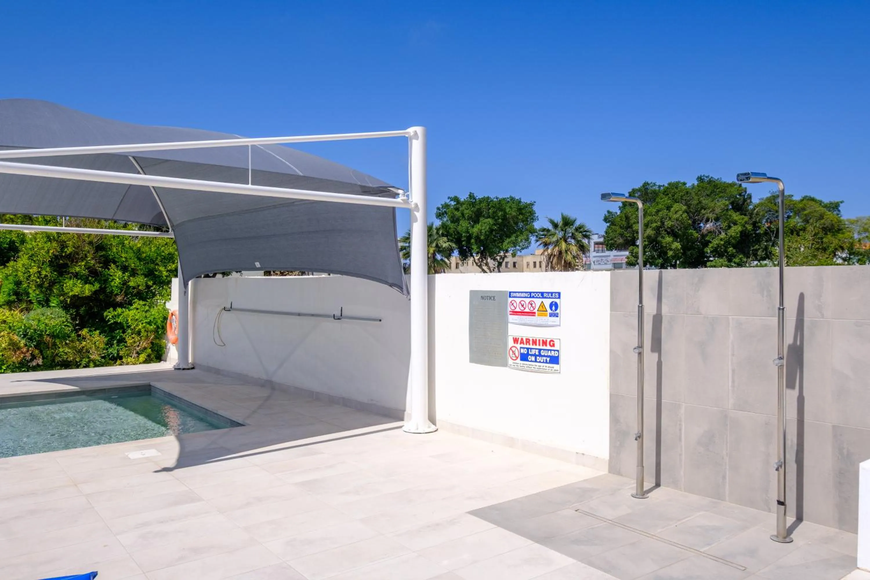 Shower in Pandream Hotel Apartments