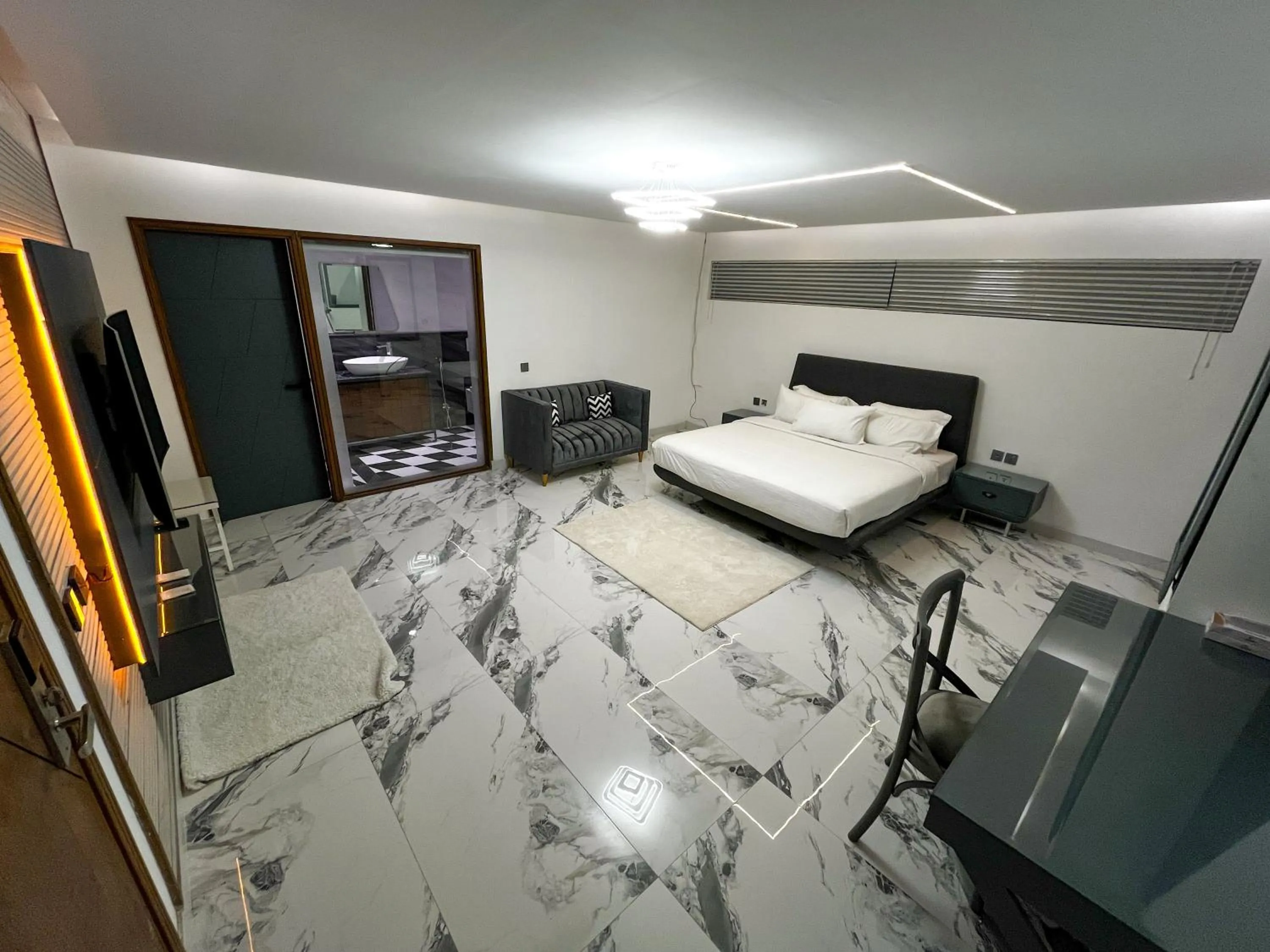 Bed in Hotel Crown Inn