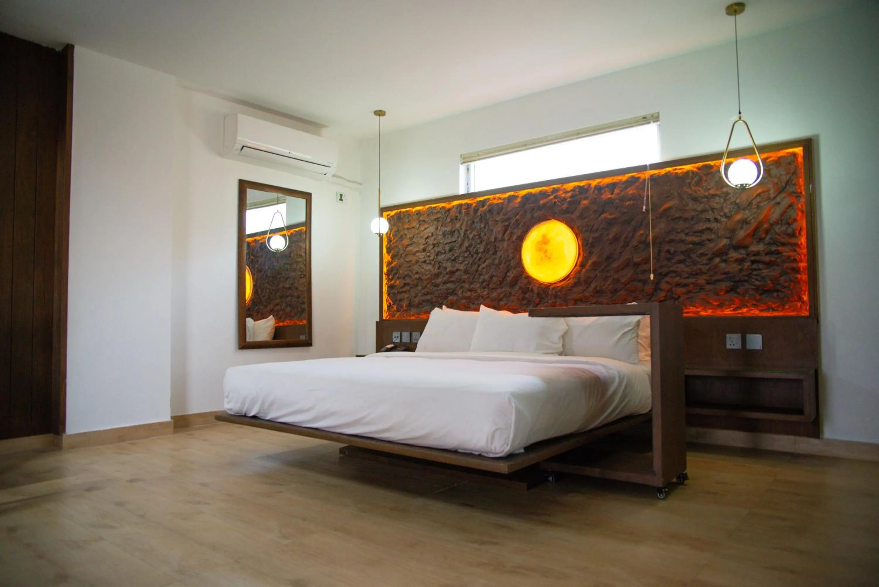 Bed in Hotel Crown Inn