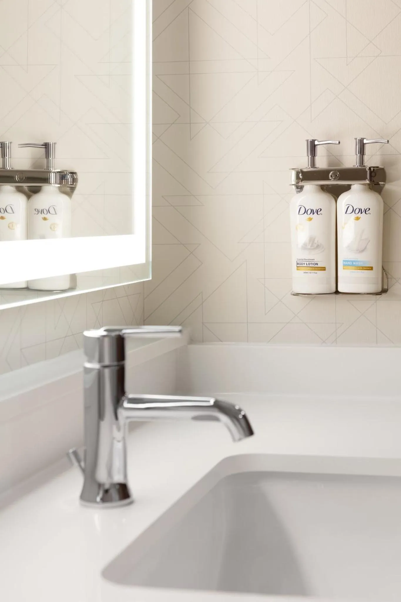 Photo of the whole room in Holiday Inn Express Hotel & Suites Pleasant Prairie-Kenosha by IHG