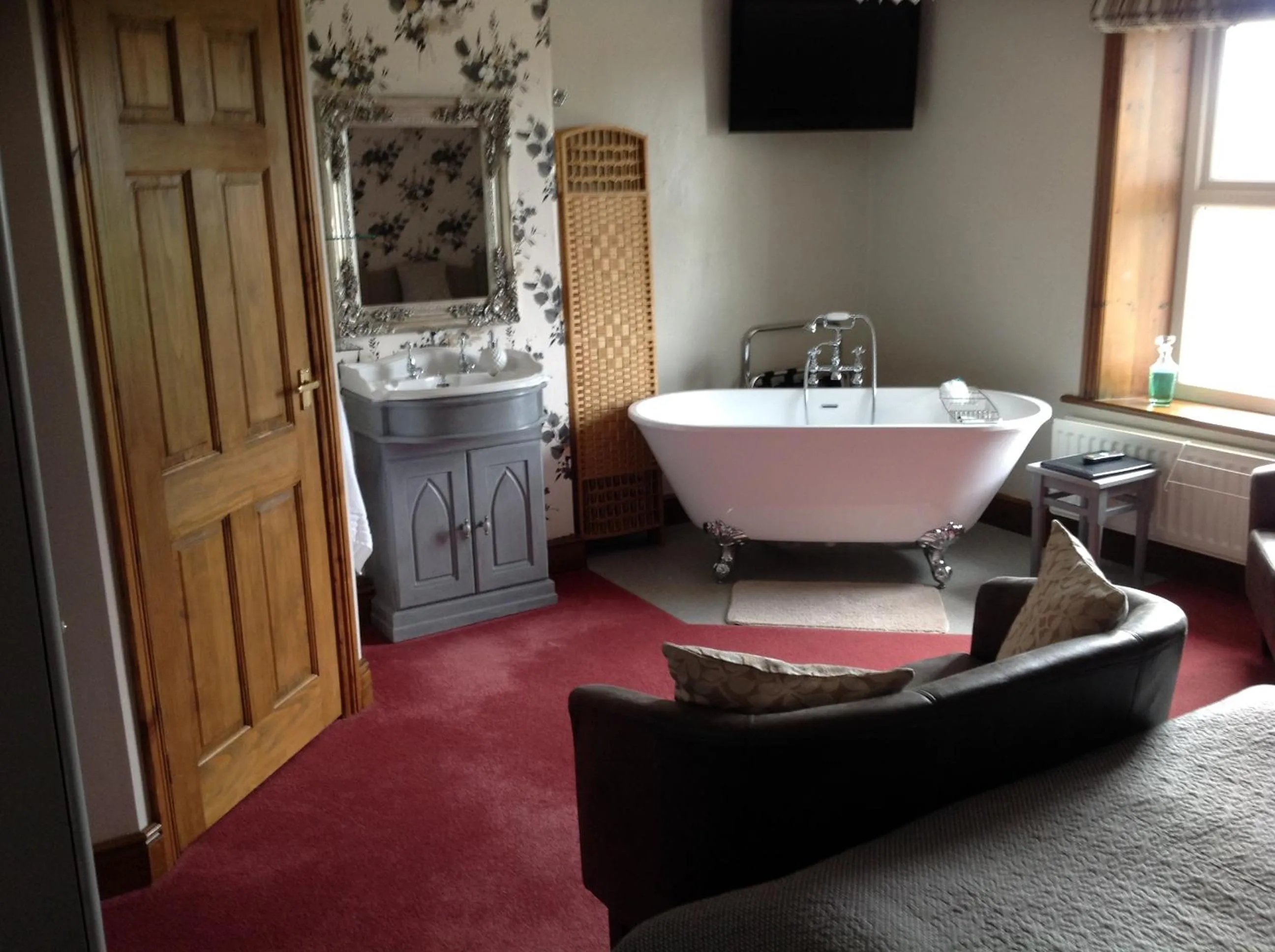 Bathroom in Midtown Farm Bed & Breakfast