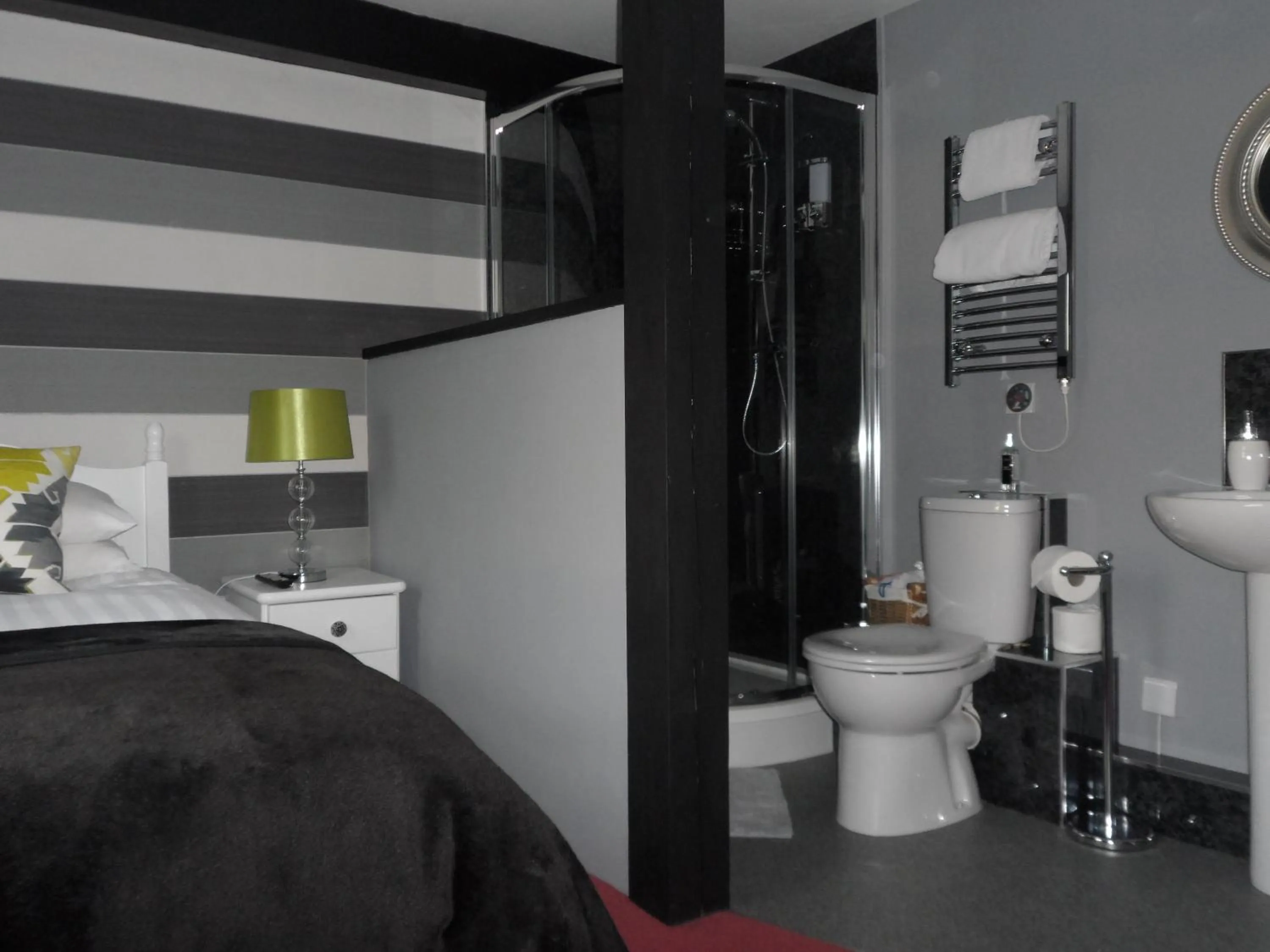 Bedroom in Midtown Farm Bed & Breakfast