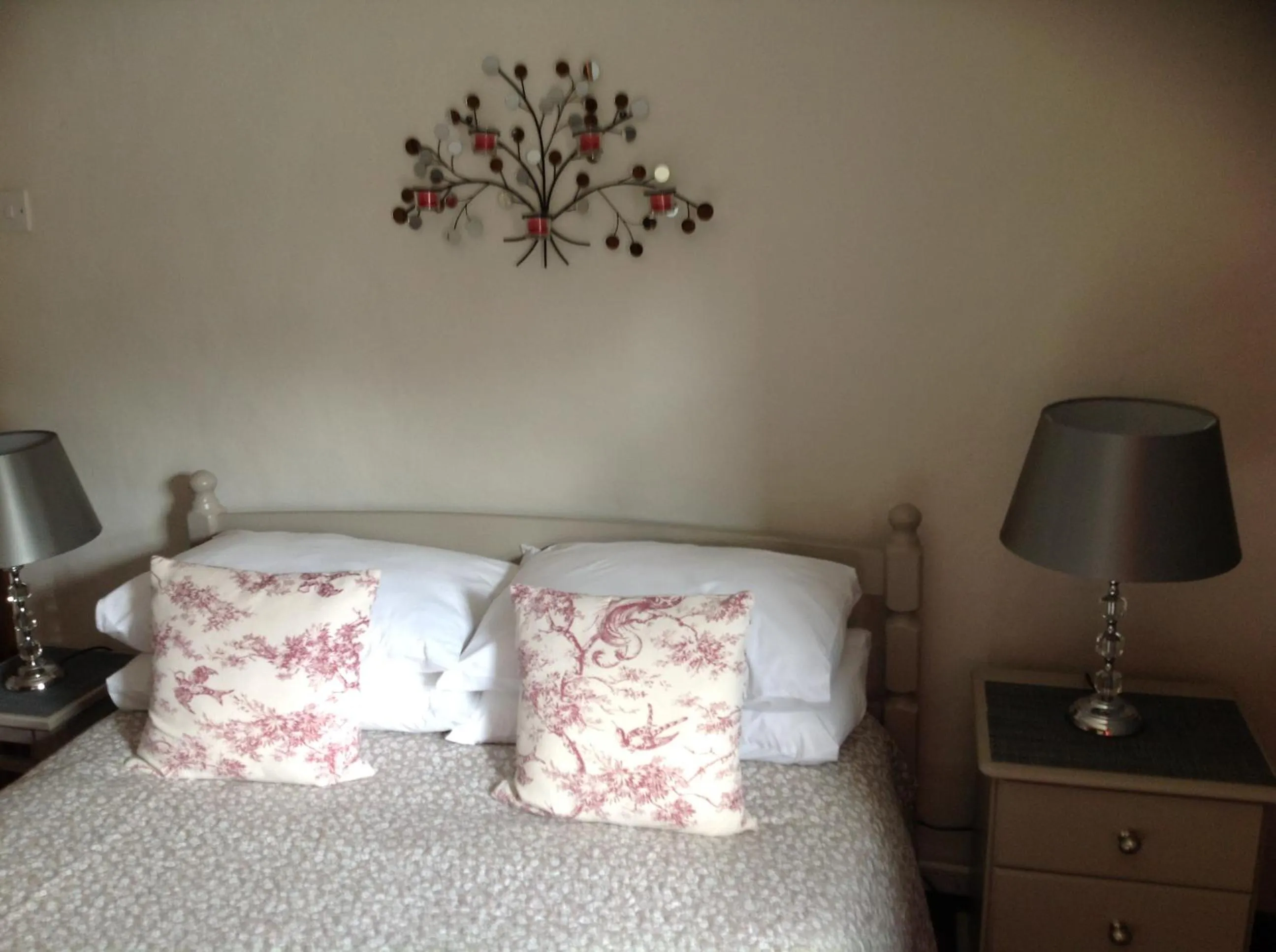 Bed in Midtown Farm Bed & Breakfast