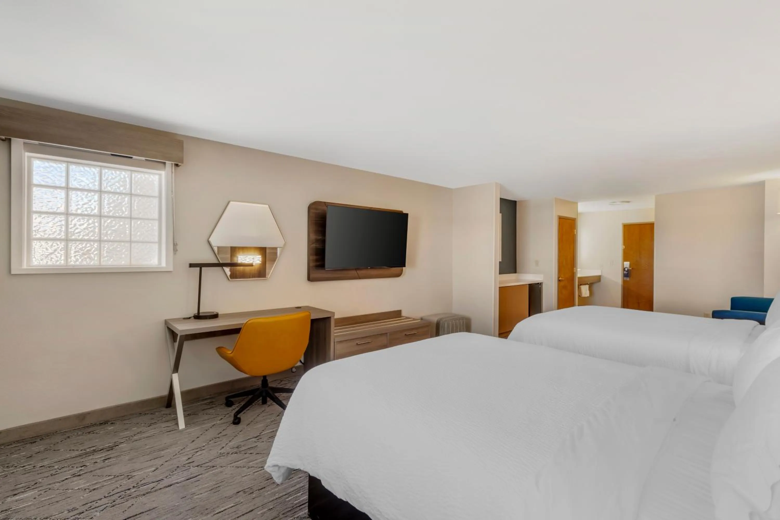 Bed in Holiday Inn Express Fallon by IHG