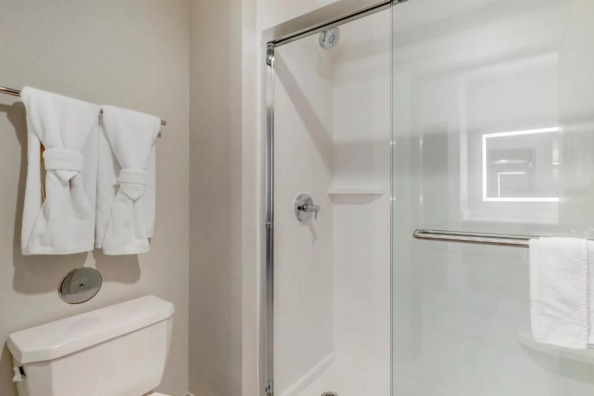 Photo of the whole room in Holiday Inn Express Fallon by IHG