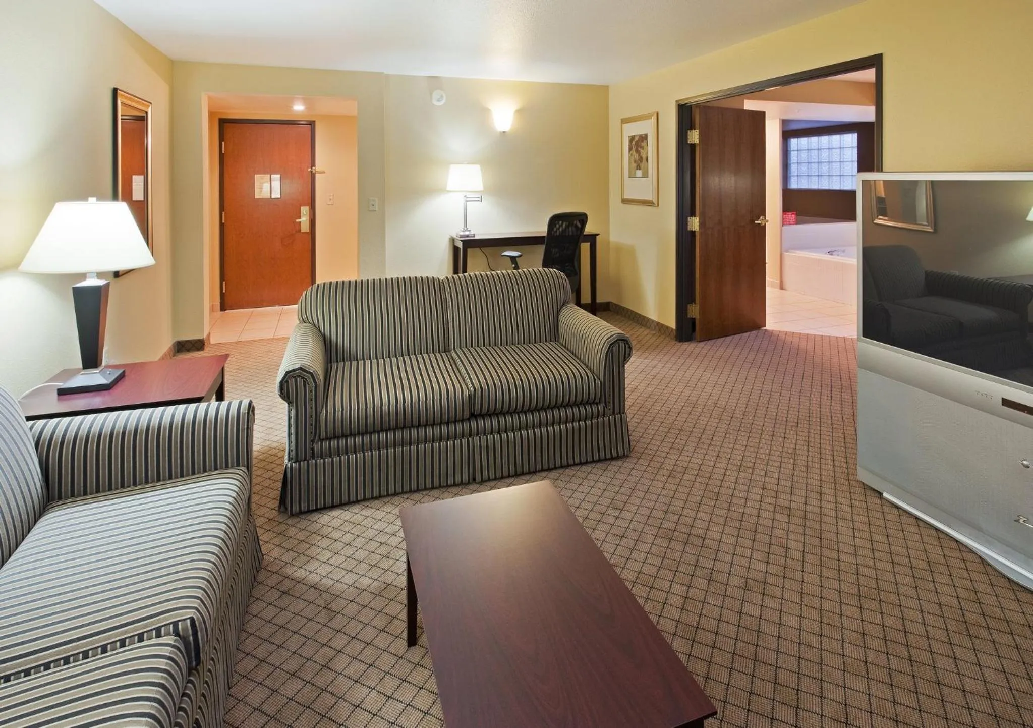Bedroom in Holiday Inn Express Fallon by IHG
