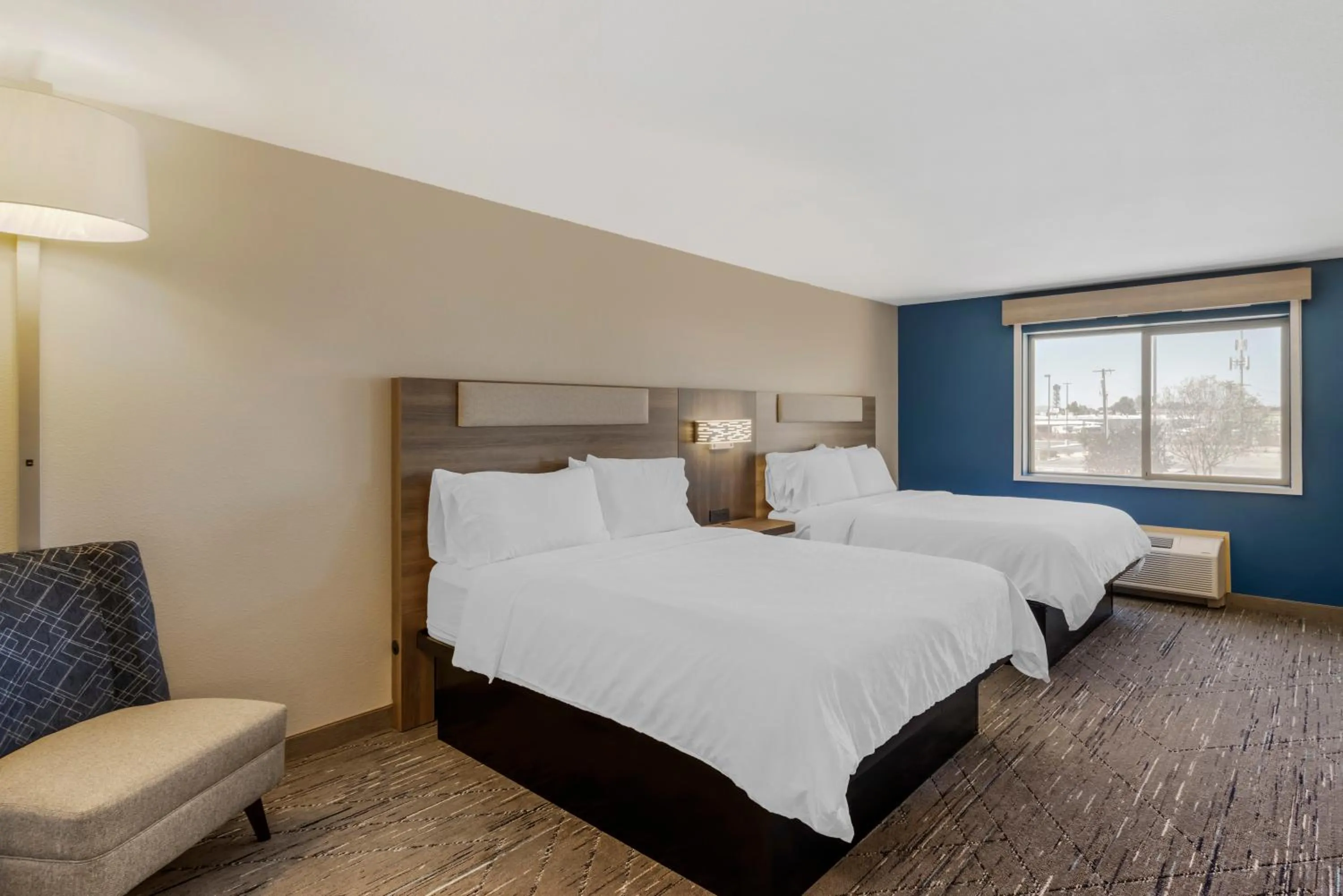 Bed in Holiday Inn Express Fallon by IHG