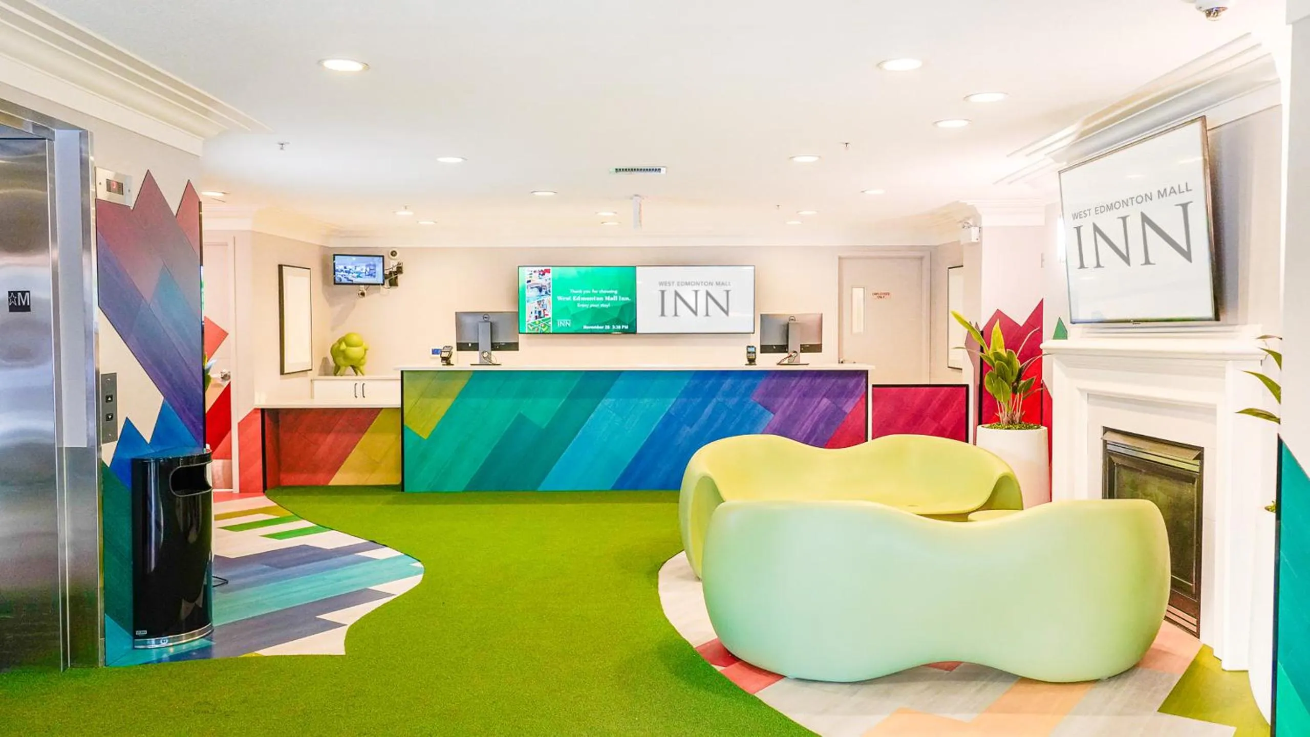 Lobby or reception in West Edmonton Mall Inn