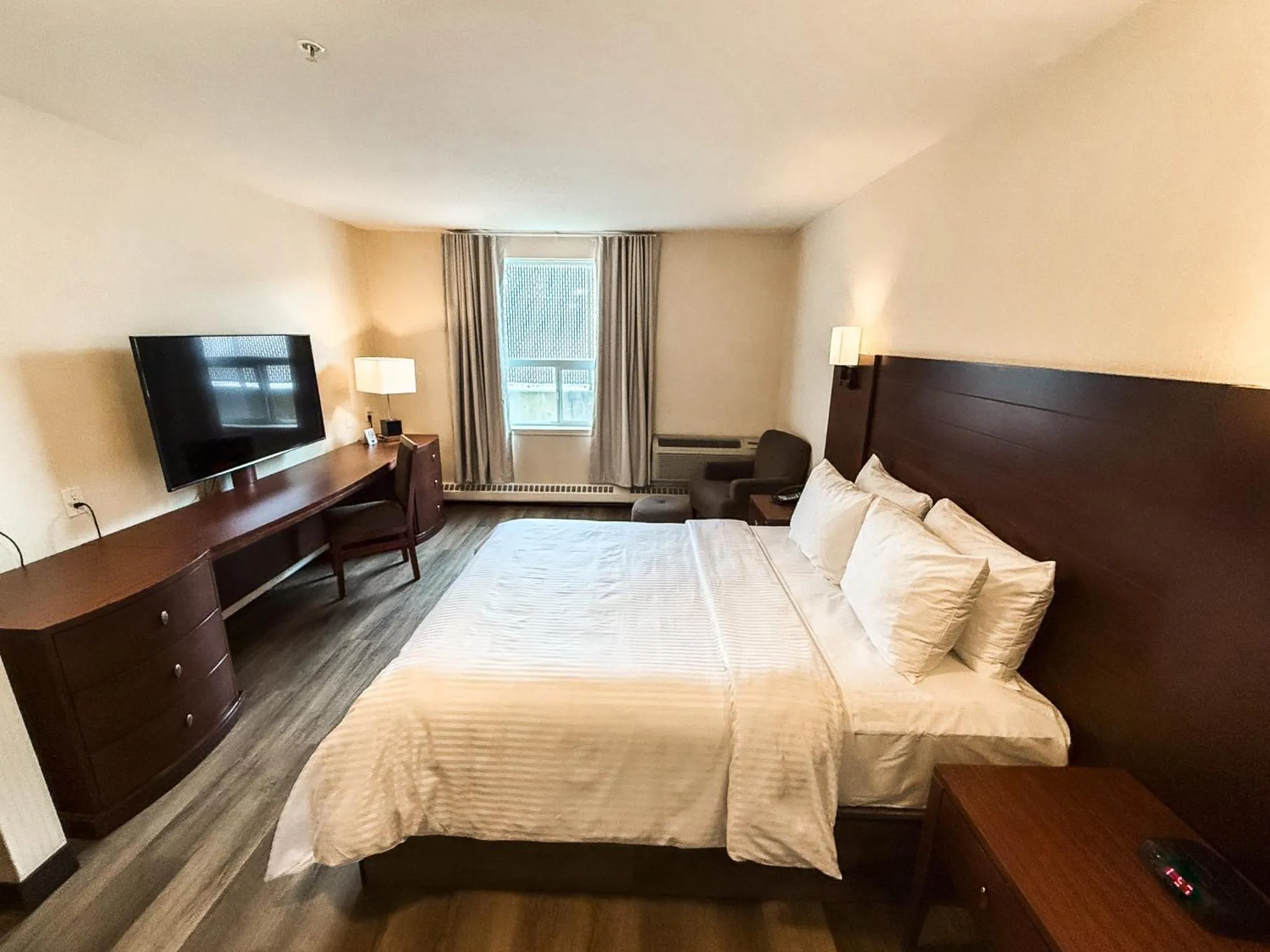 Property building, Bed in West Edmonton Mall Inn