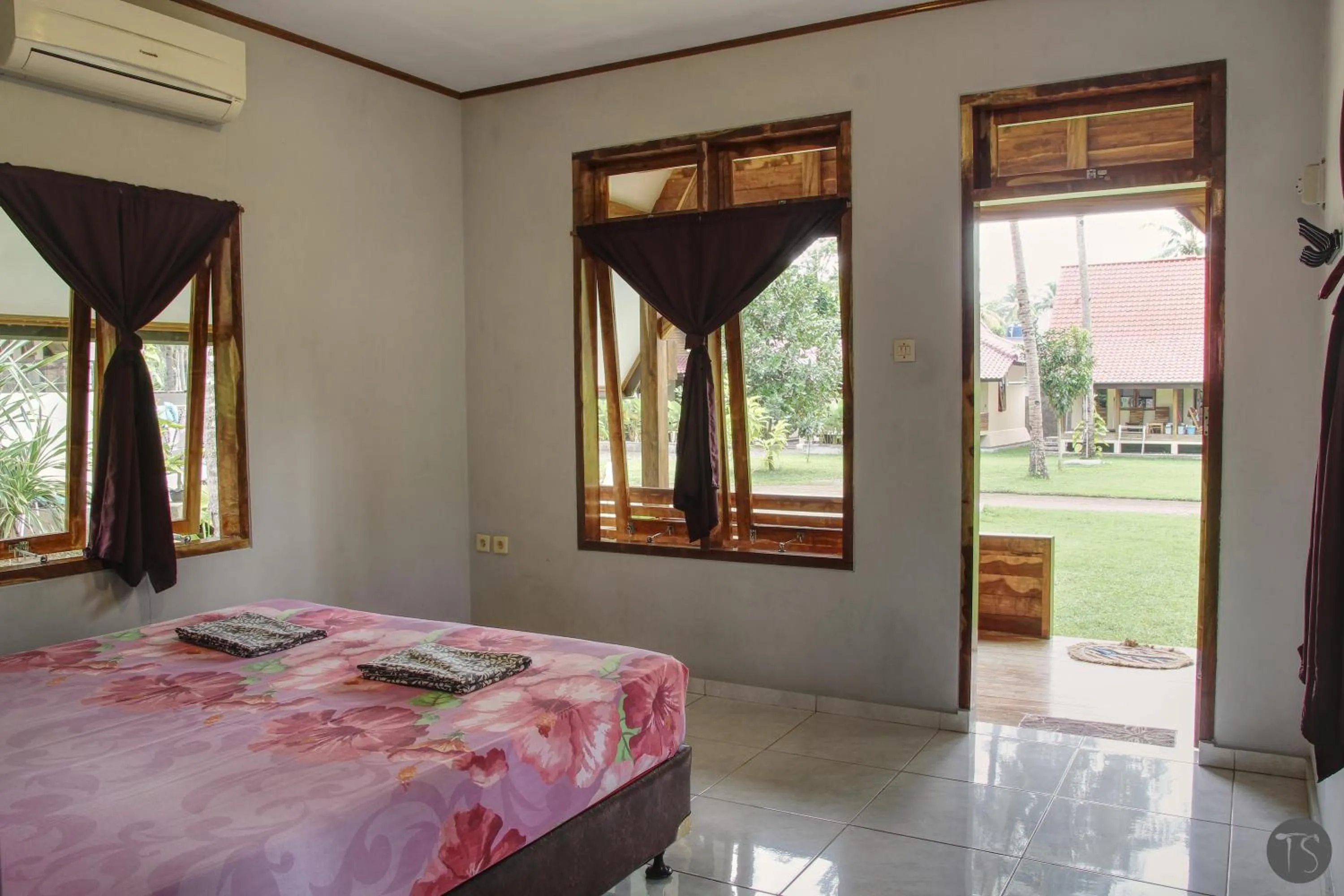 Day, Bed in Sadati Home Stay