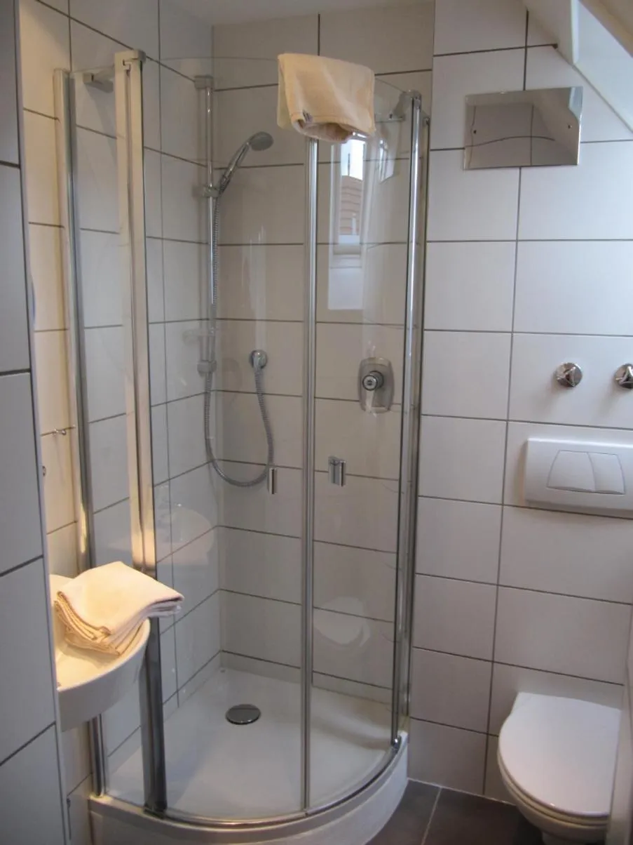 Shower in Hotel KRONE Garni