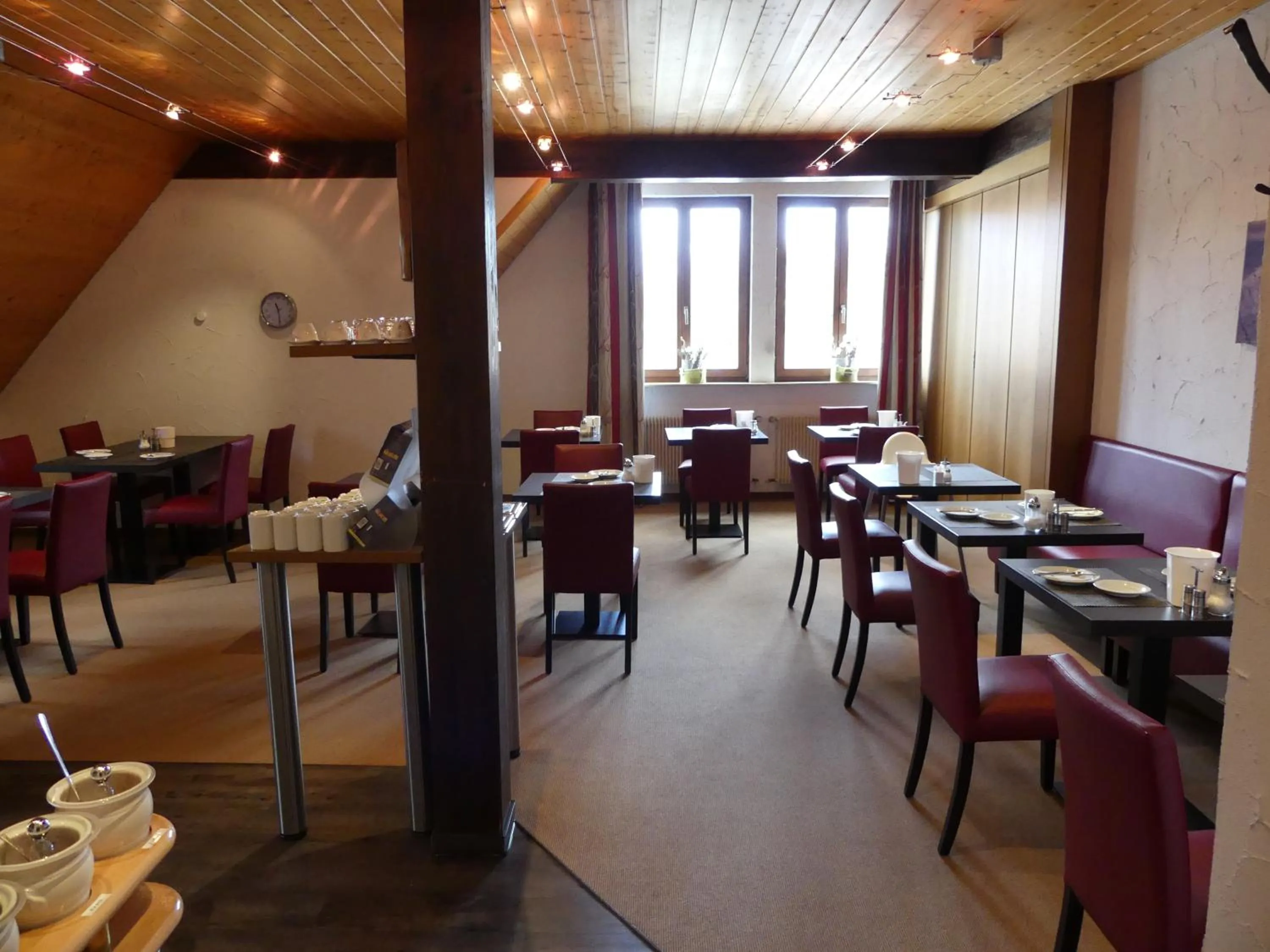 Restaurant/places to eat in Hotel KRONE Garni